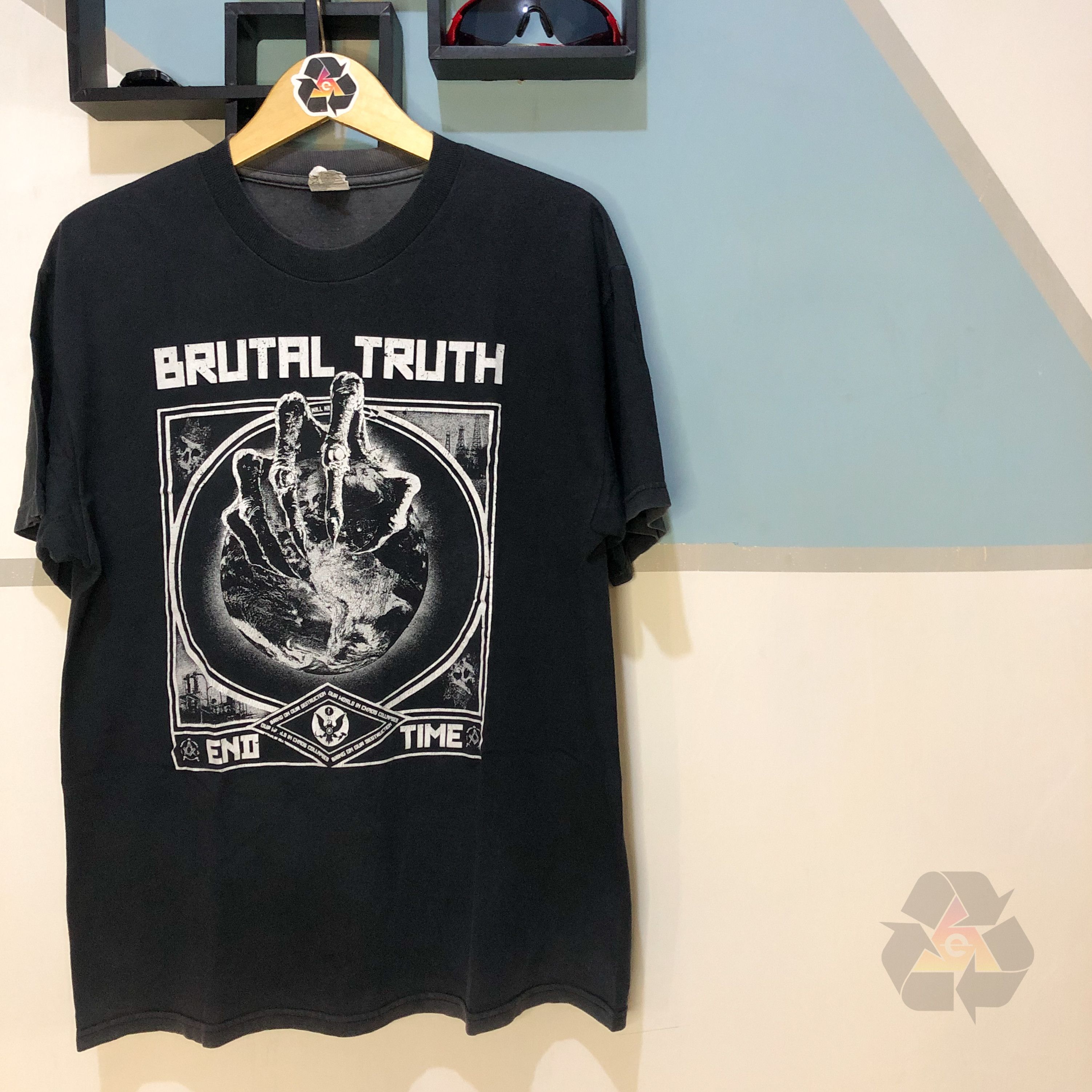 Band Tees Brutal Truth End Time T-Shirt Y2K Size US L / EU 52-54 / 3 - 1 Thumbnail
