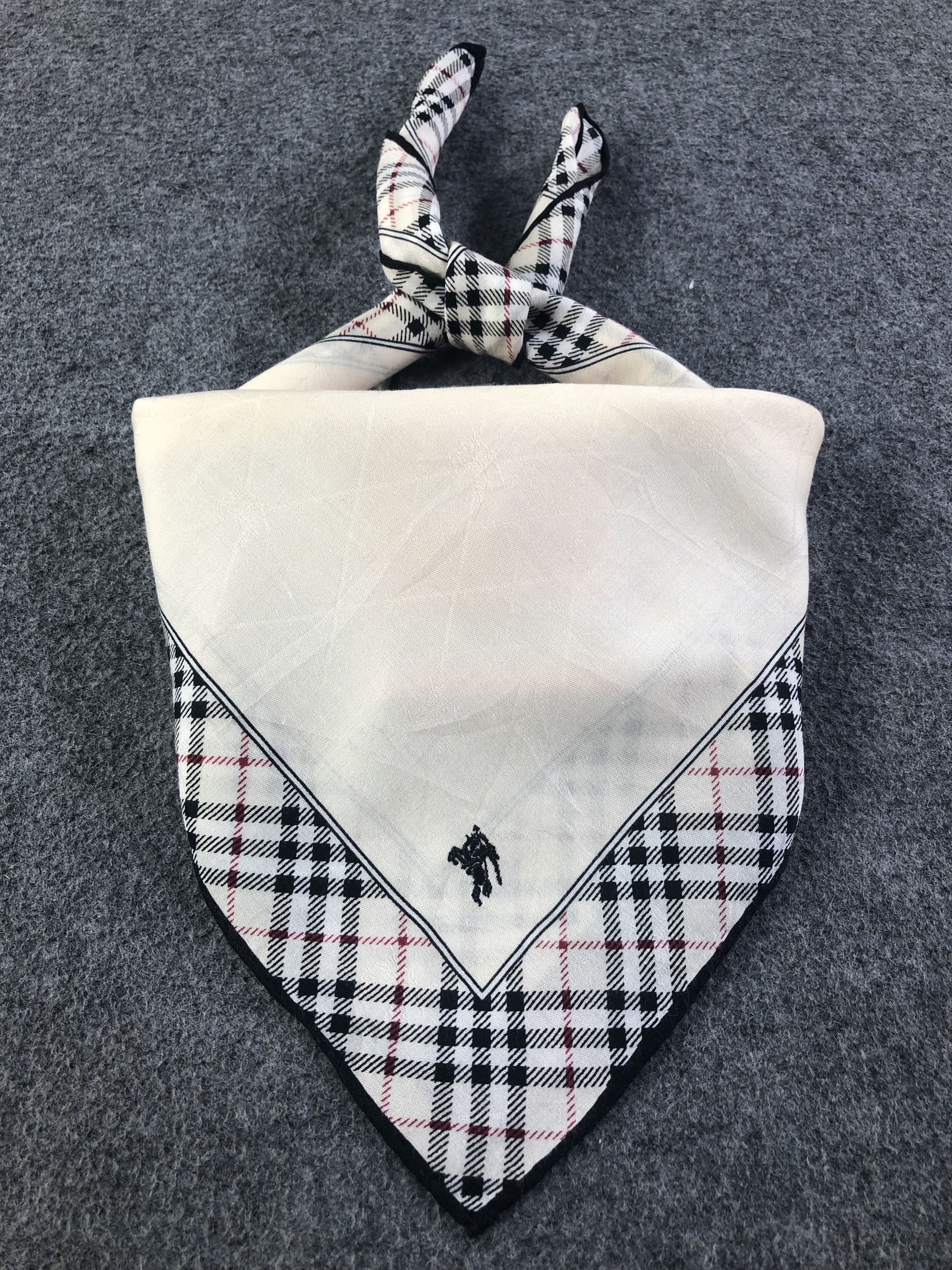 Burberry Burberry Handkerchief / Bandana / Neckerchief Size ONE SIZE - 1 Thumbnail