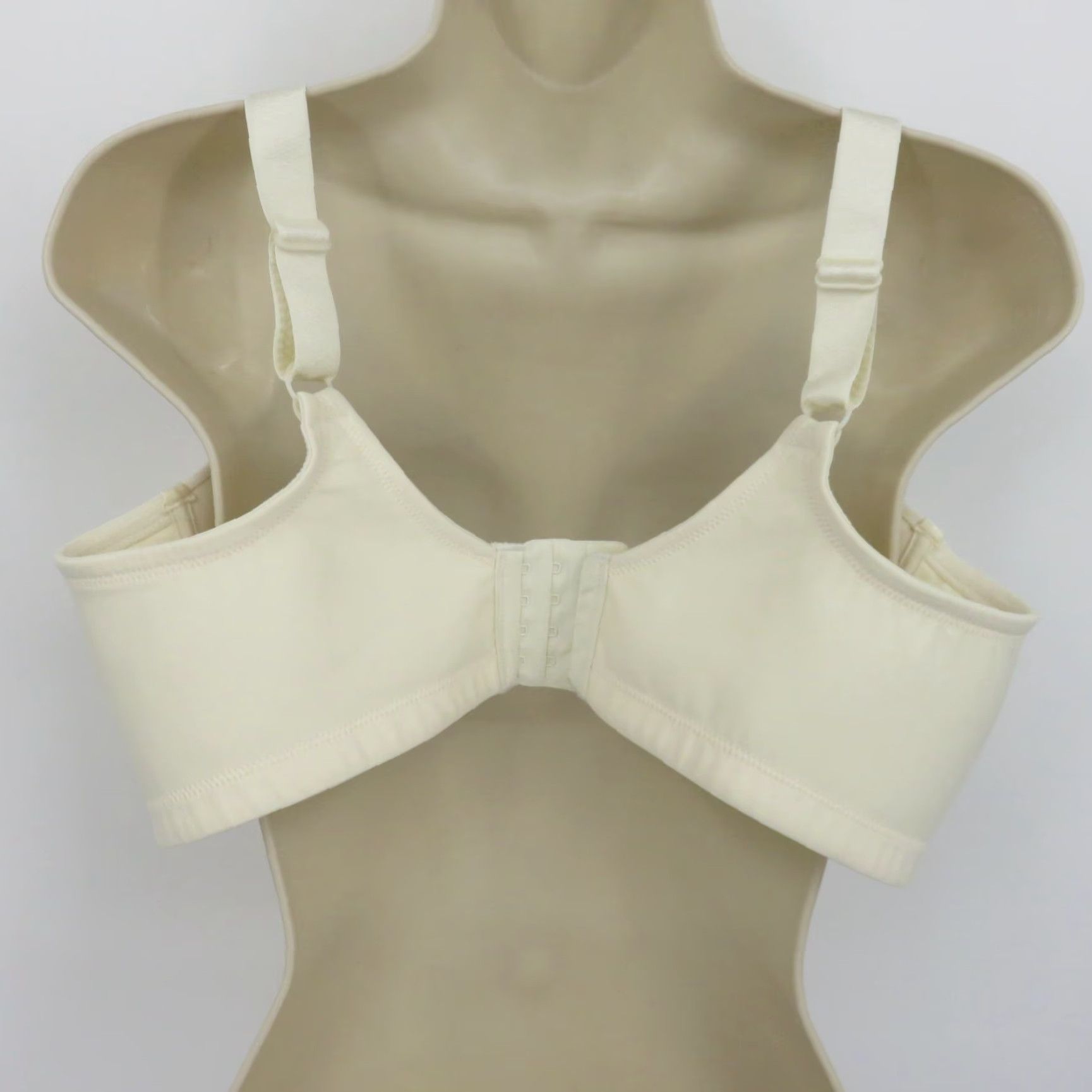 Vintage Vanity Fair Bra 42D Cream Wireless Smoothing Beauty Back Plus Size Womens U/W N/A? Size ONE SIZE - 6 Thumbnail