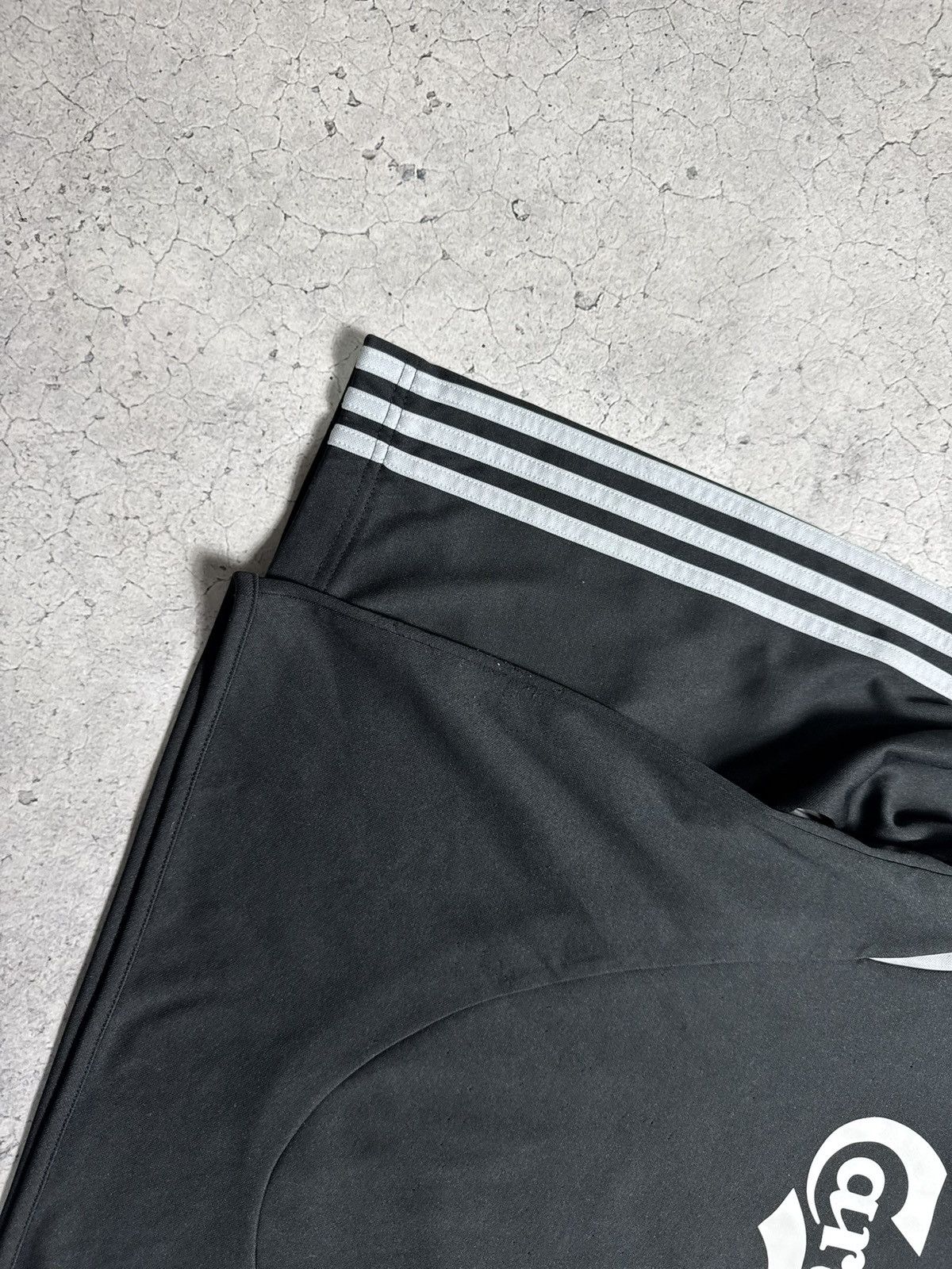 Adidas Adidas FC Liverpool Vintage Football Sweatshirt Black Size US S / EU 44-46 / 1 - 2 Thumbnail