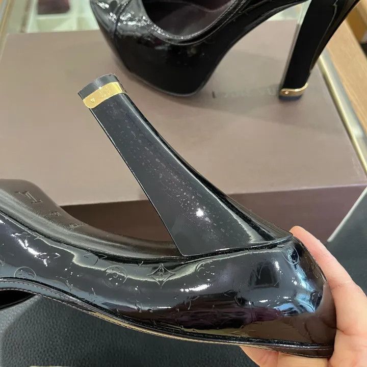 Louis Vuitton Louis Vuitton Patent Leather High Heels in Burgundy -2508 Size US 6 / IT 36 - 9 Thumbnail