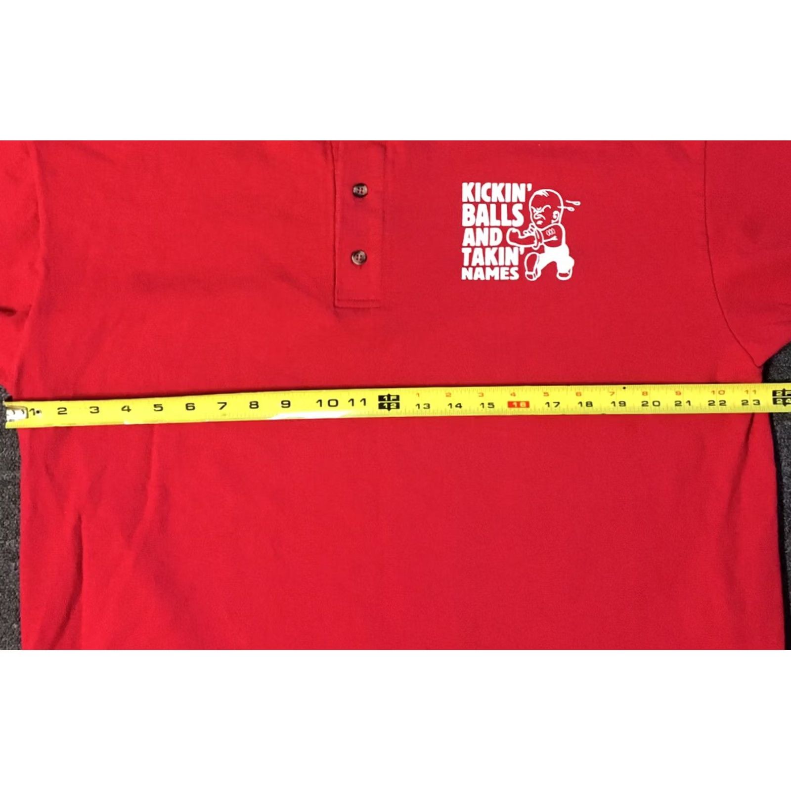 Vintage VINTAGE Kickin’ Balls & Takin’ Names Henley Shirt XL Red Mens T-Shirt 90s Grunge Funny Humor USA Bar Football Subculture Size US XL / EU 56 / 4 - 5 Thumbnail