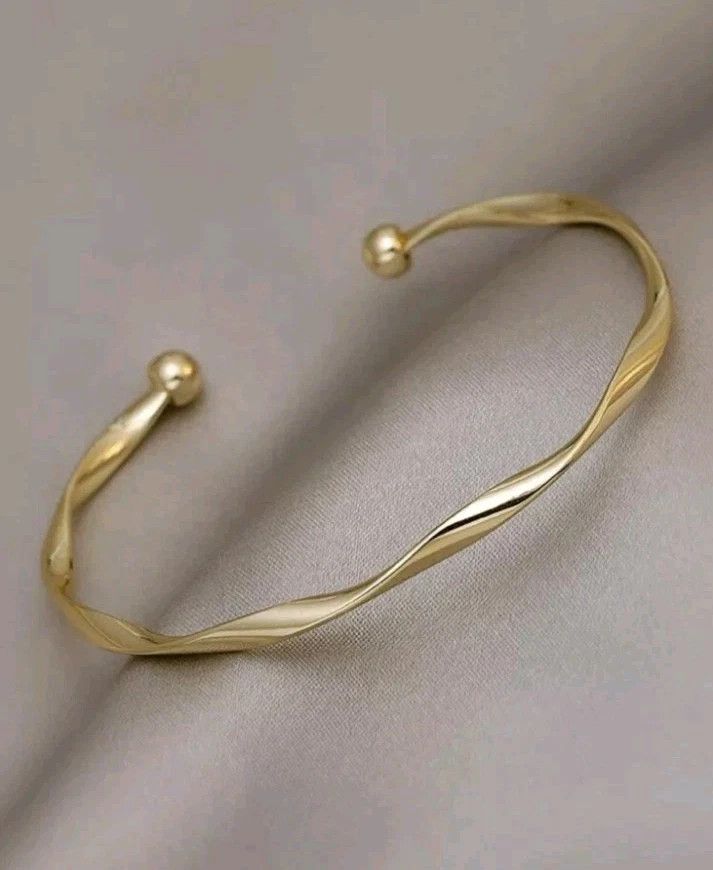 Other 9KT GOLD PLATED BANGLE ADJUSTABLE TWIST BRACELET Size ONE SIZE - 4 Thumbnail