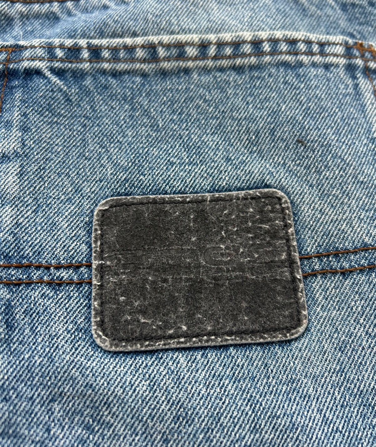 Hugo Boss Vintage Boss Embroidered Logo Cargo Shorts Size US 34 / EU 50 - 5 Thumbnail