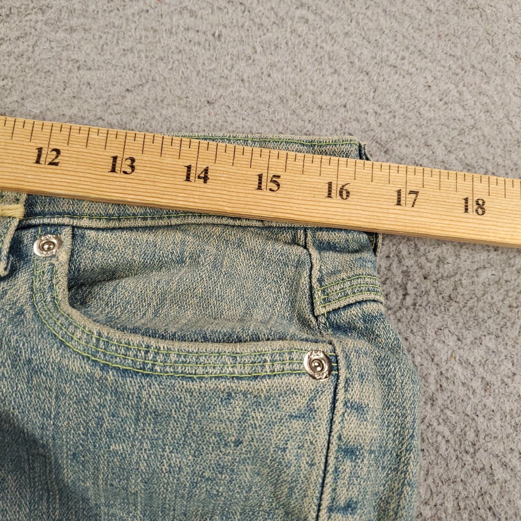 Lee VINTAGE New Lee Button Fly Jeans Womens 13 M Capris Capri 5-Pocket Denim 90s Blue Cotton Blend Spandex Girls Womens Jeans Caption? Size 32" / US 10 / IT 46 - 4 Thumbnail