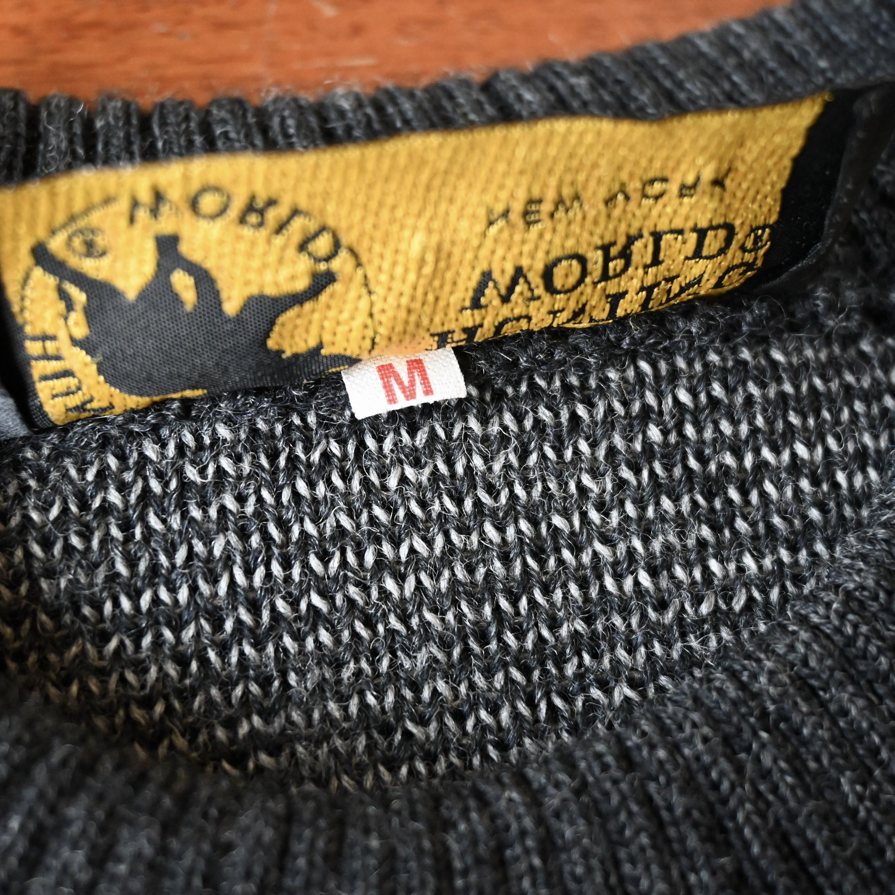 Vintage VTG 1990s HUNTING WORLD iconic logo knit sweater, made in UK Size US M / EU 48-50 / 2 - 10 Thumbnail