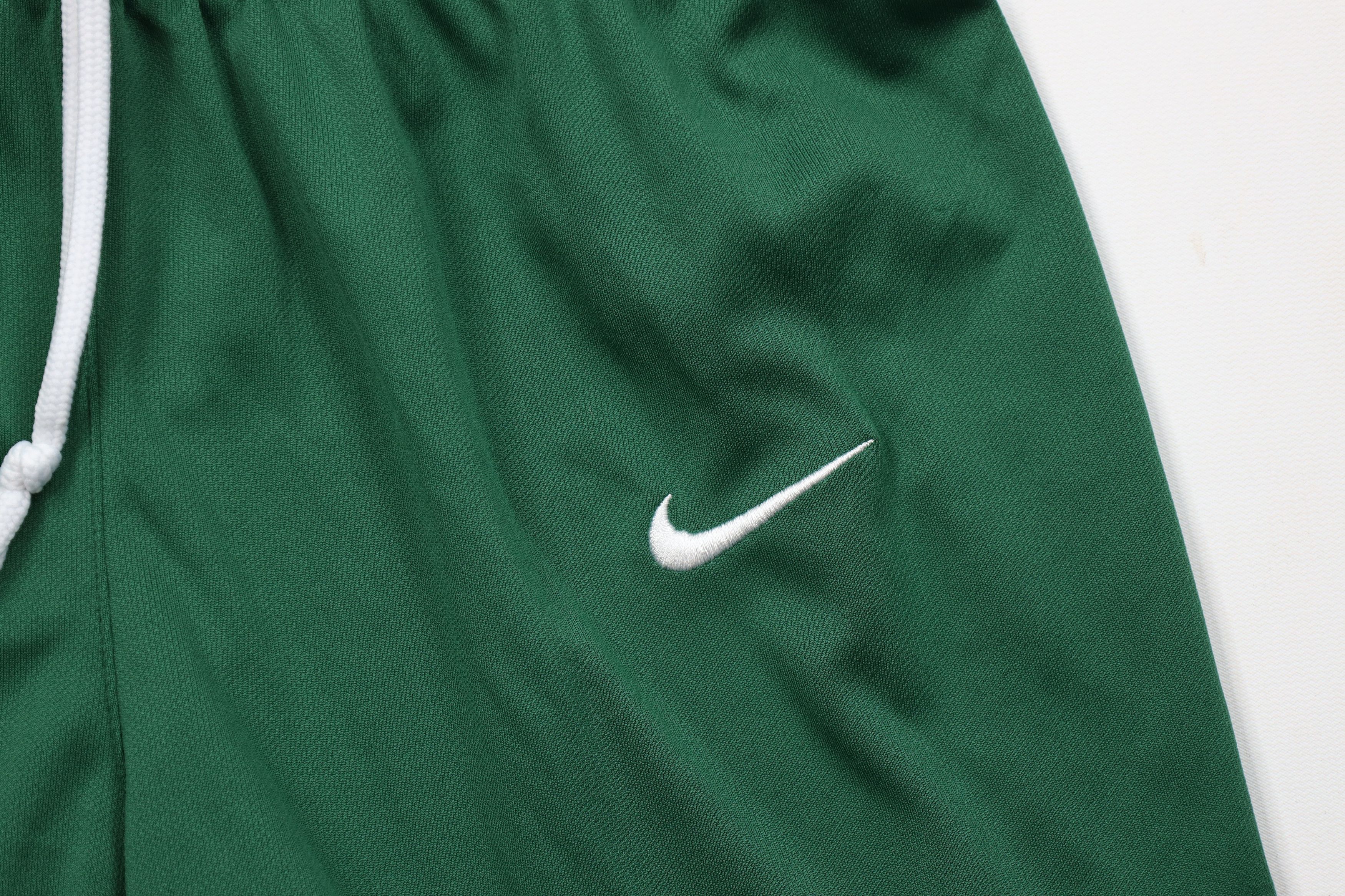 Nike × Vintage Vintage Nike Scott Mini Swoosh Above Knee Basketball Shorts Size US 30 / EU 46 - 5 Thumbnail