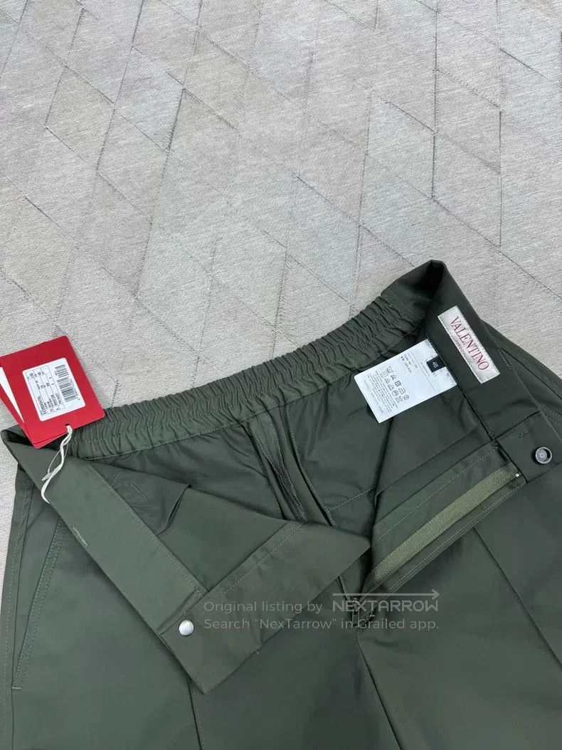 Valentino Valentino Army green waterproof nylon cargo shorts Size US 30 / EU 46 - 5 Thumbnail