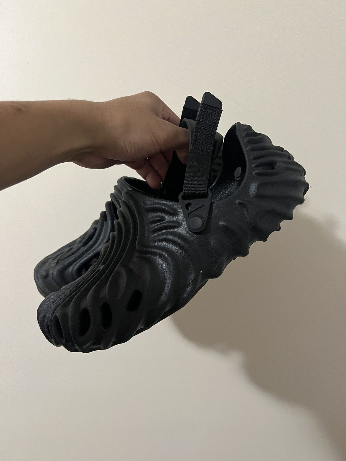 Crocs × Salehe Bembury Salehe Bembury Sasquatch Crocs Size US 9 / EU 42 - 4 Thumbnail