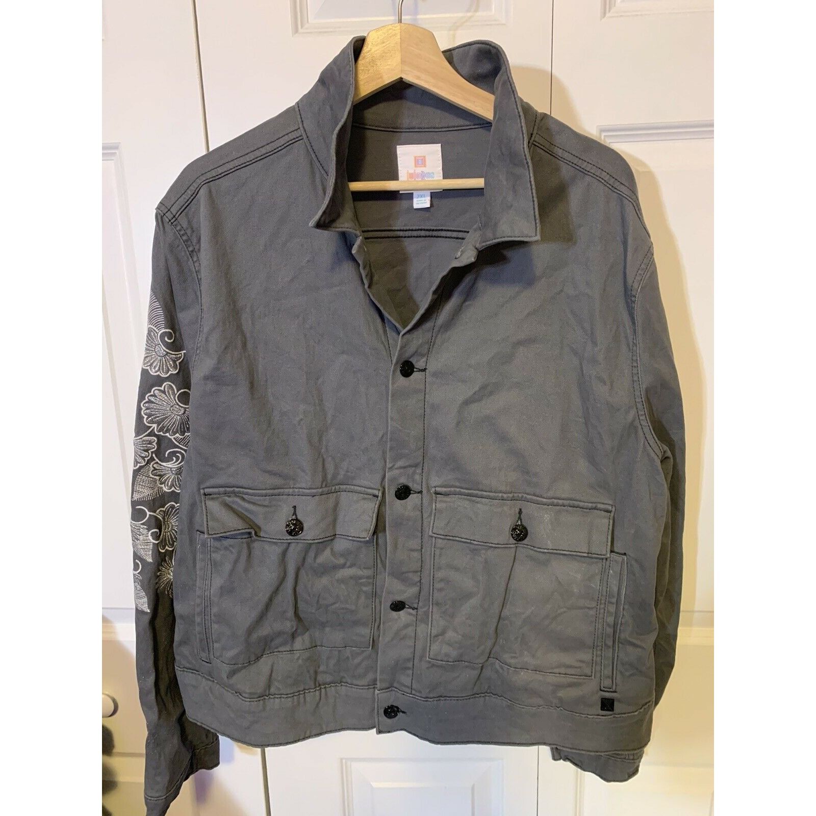 Other Lularoe Womens Jacket Sz 2XL Gray Embroidered Flowers Layere Size XXL / US 16-18 / IT 52-54 - 3 Thumbnail