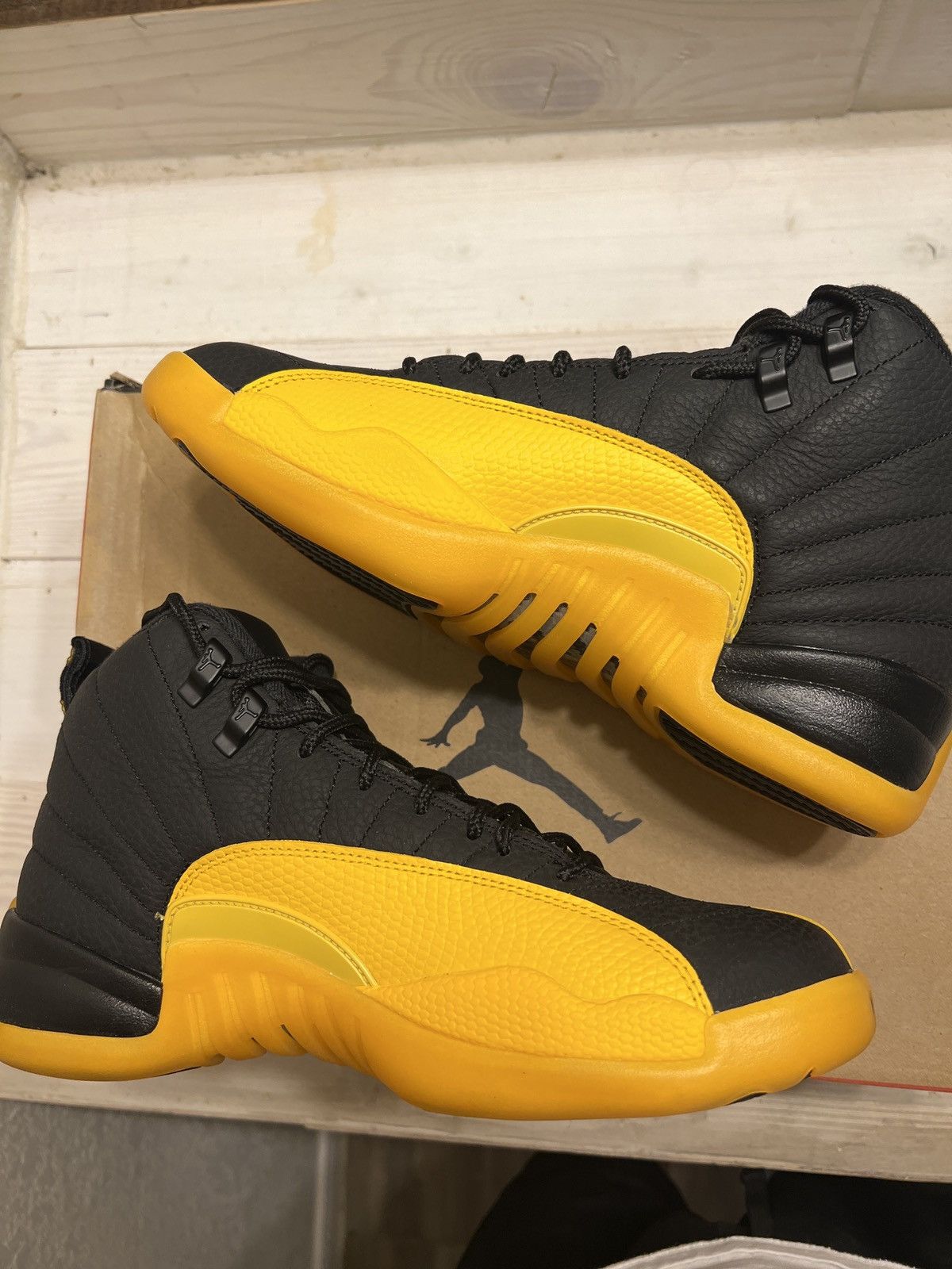Jordan Brand × Nike Air Jordan 12 Retro University Gold Size US 8.5 / EU 41-42 - 4 Thumbnail