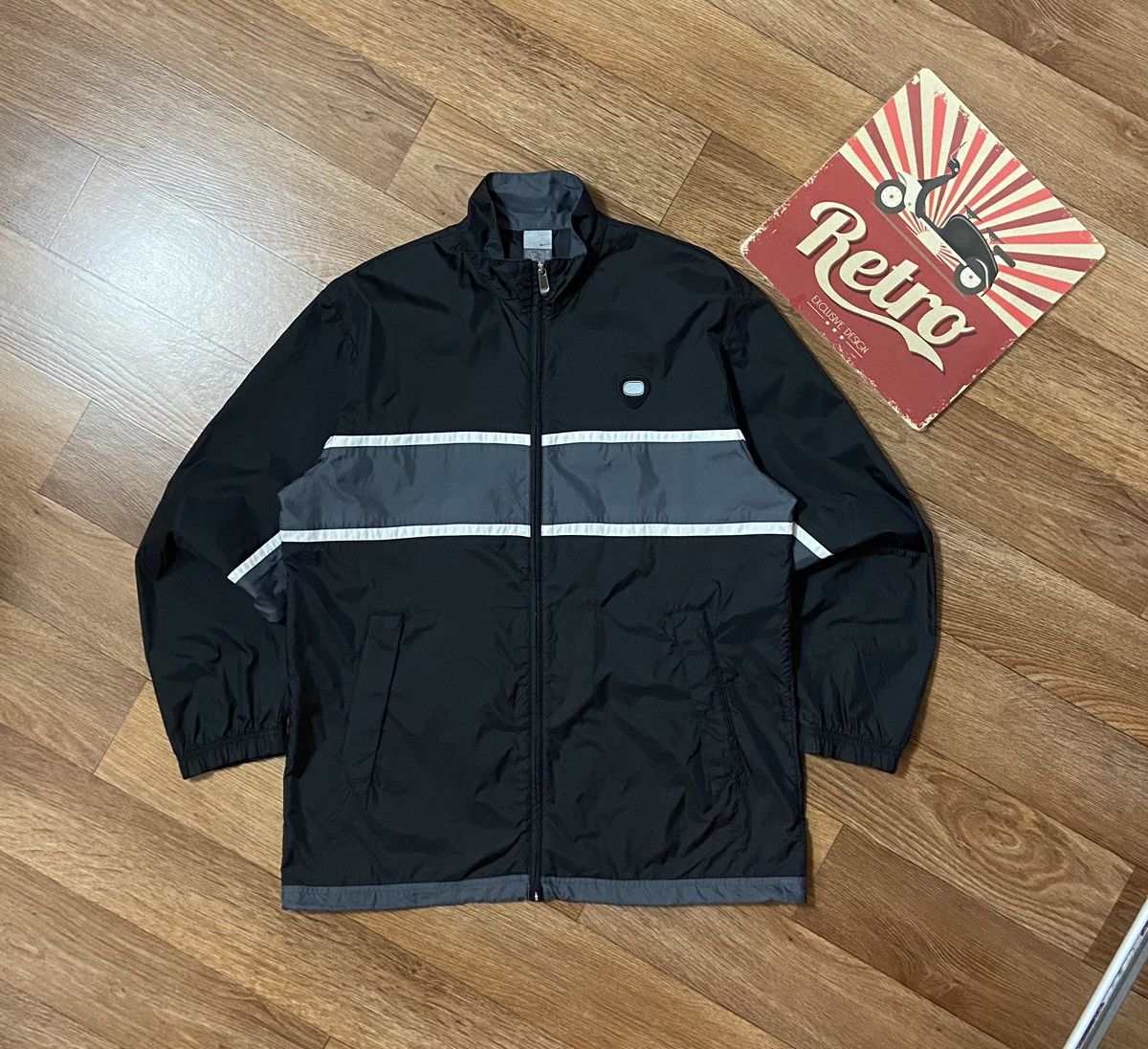 Nike × Vintage Vintage Nike Embroidered Logo Nylon Jacket Size US L / EU 52-54 / 3 - 1 Thumbnail