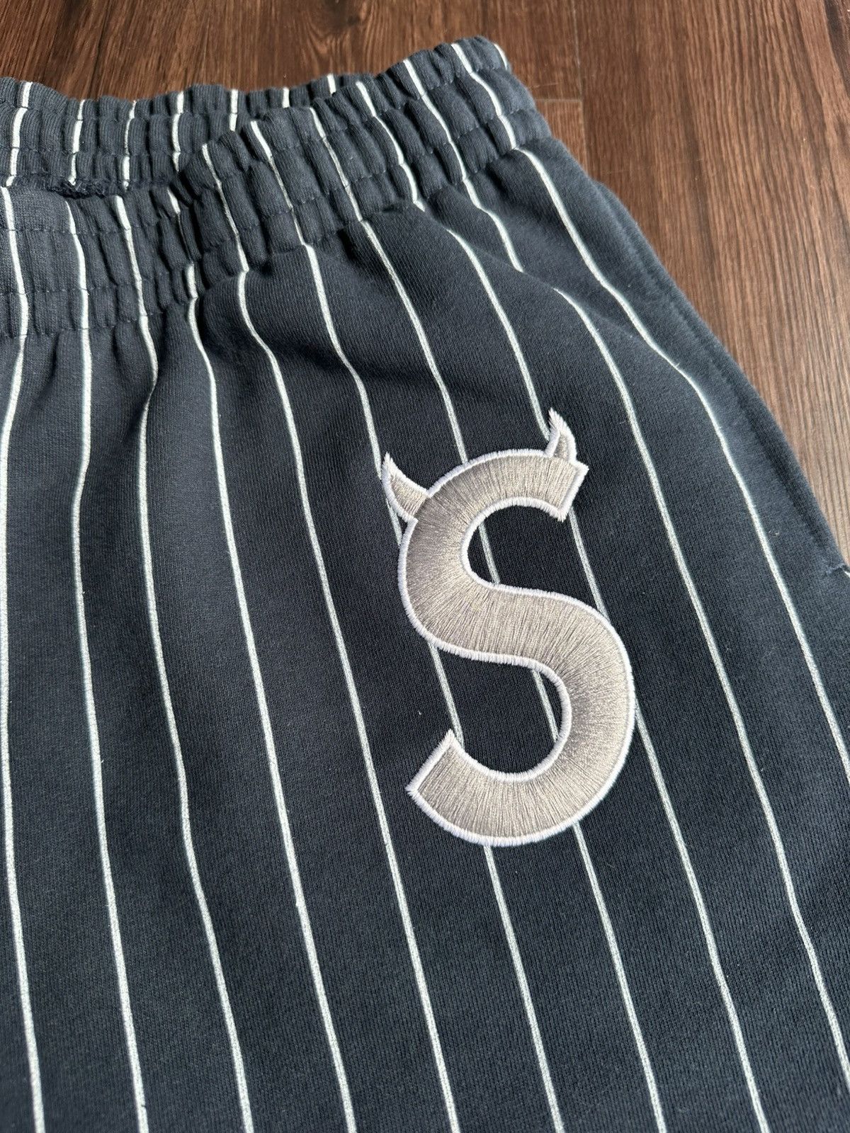 Supreme Supreme Devil S Logo Pinstripe Sweatpants Size Large Size US 34 / EU 50 - 5 Thumbnail