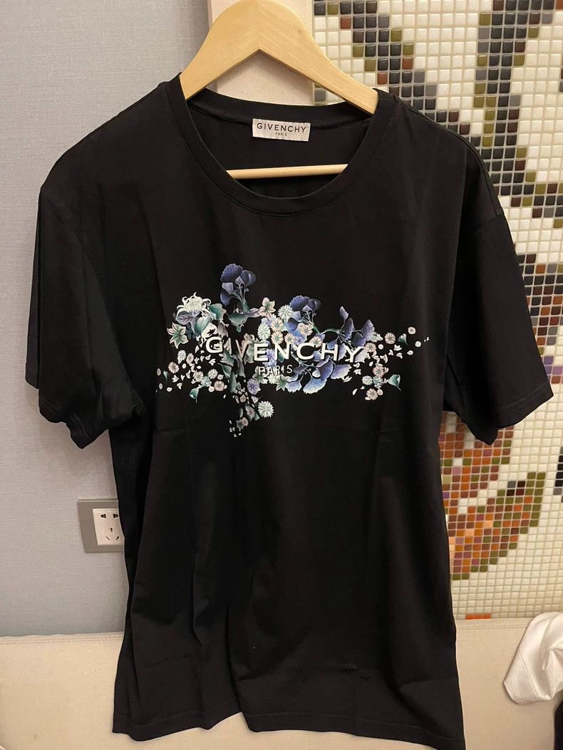 Givenchy Floral Logo Short Sleeve T-Shirt - dmc