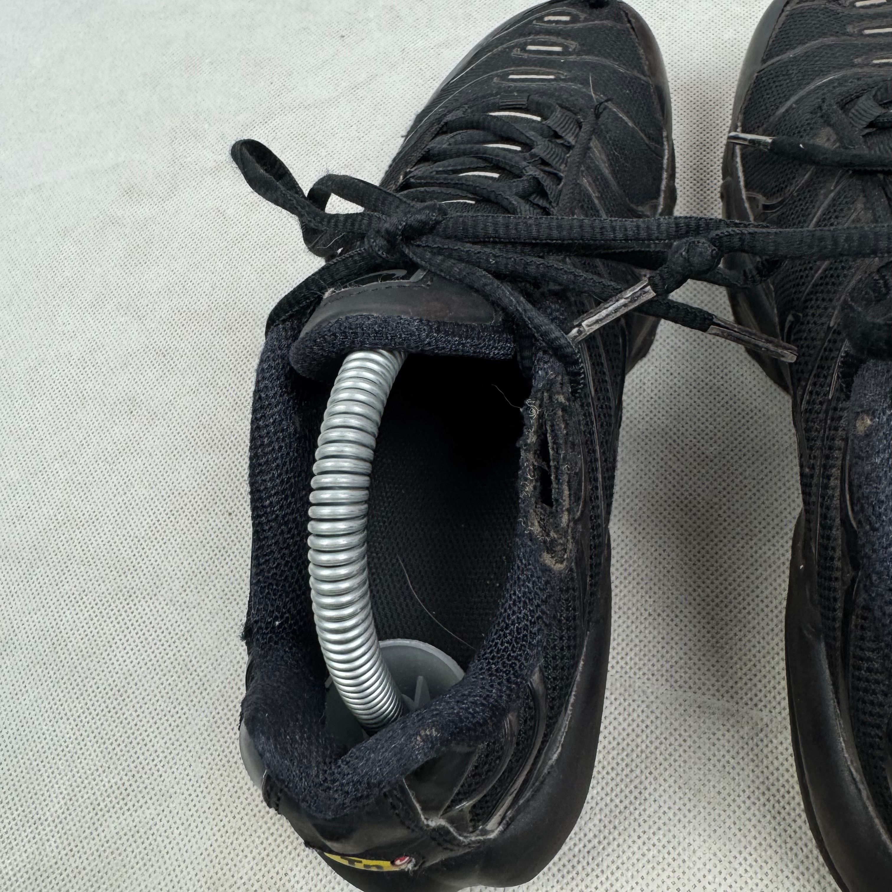 Nike Nike Air Max Plus Core Black Swoosh Athletic Sneaker Shoes 7 Size US 7 / EU 40 - 4 Thumbnail