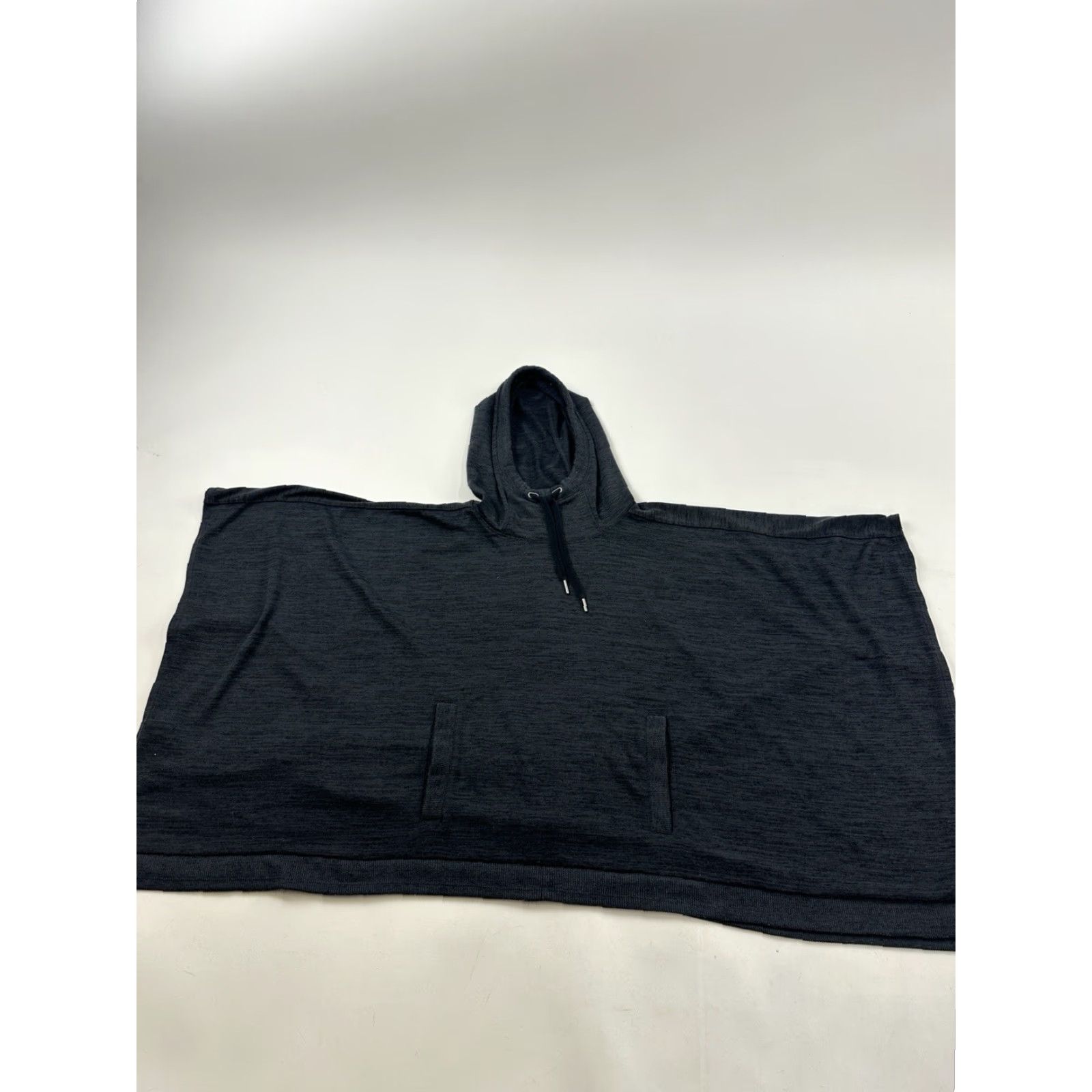 Athleta Athleta Poncho Hoodie Sweatshirt Womens Small Gray Blissful Techie Size S / US 4 / IT 40 - 2 Thumbnail