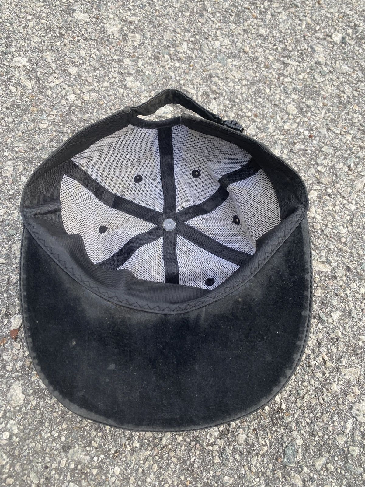 Japanese Brand Very Rare 1990s Motorsport Distressed Black Velvet Cap Size ONE SIZE - 8 Thumbnail