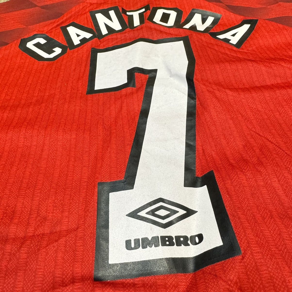 Umbro × Vintage Manchester United 97/98 home shirt #7 Cantona Size US L / EU 52-54 / 3 - 6 Thumbnail
