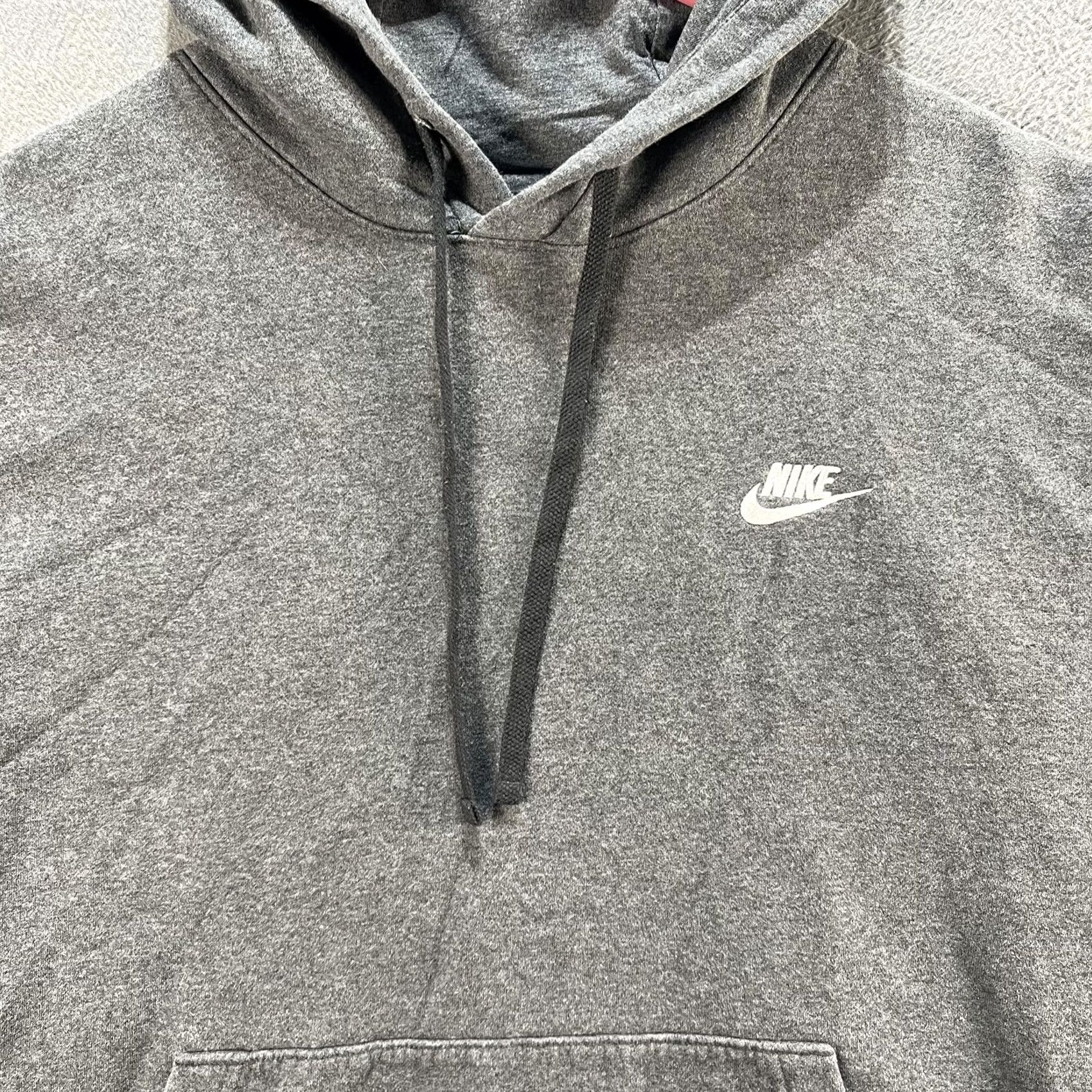 Nike VINTAGE Nike Hoodie Mens XL Gray Pullover Sweatshirt Swoosh Logo Fleece Athletic Pocket Size US XL / EU 56 / 4 - 2 Thumbnail