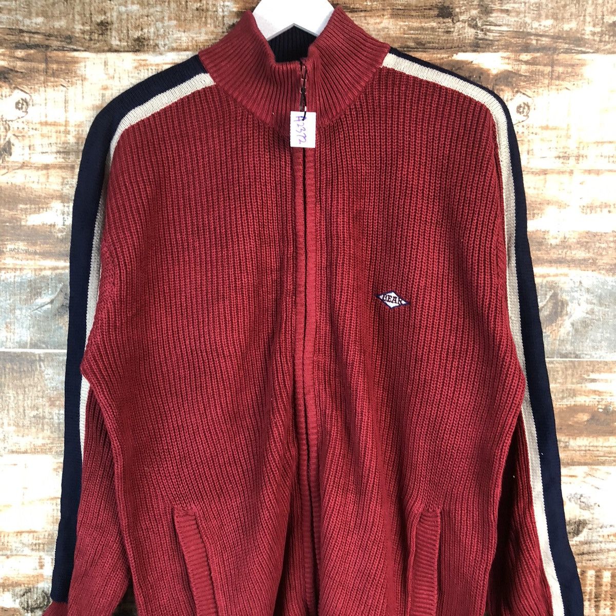 Vintage Bear Red surf sweater Sweatshirt #A2372 Size US M / EU 48-50 / 2 - 5 Thumbnail