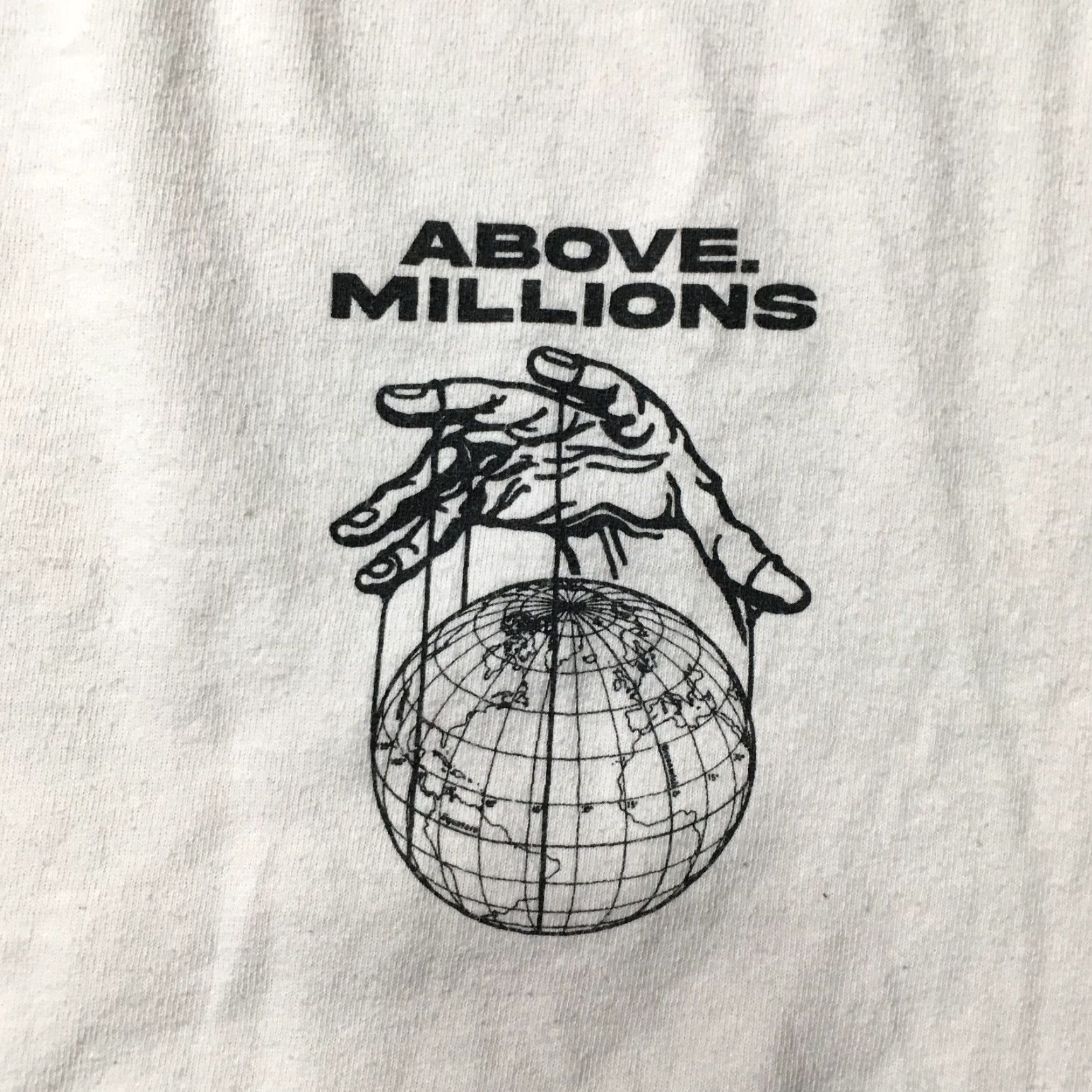 Vintage VINTAGE The World is Yours T shirt tee globe above millions White 100% Cotton softeez Graphic Tee Unisex Adults L Mens Size US L / EU 52-54 / 3 - 3 Thumbnail