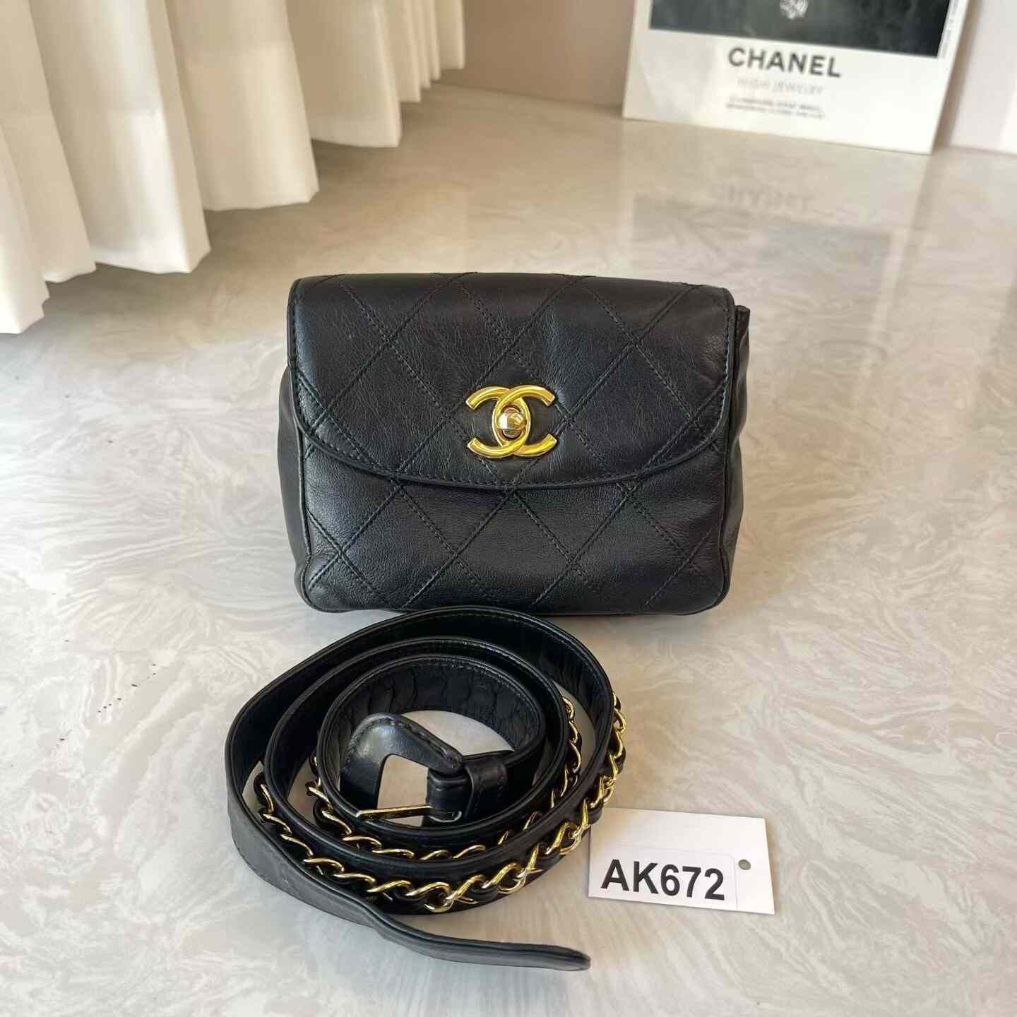Chanel Pre-loved Bag Very good condition Size ONE SIZE - 1 Thumbnail