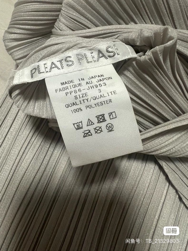 Issey Miyake Issey Miyake size:3 Beige pleated dress Size XS / US 0-2 / IT 36-38 - 5 Thumbnail