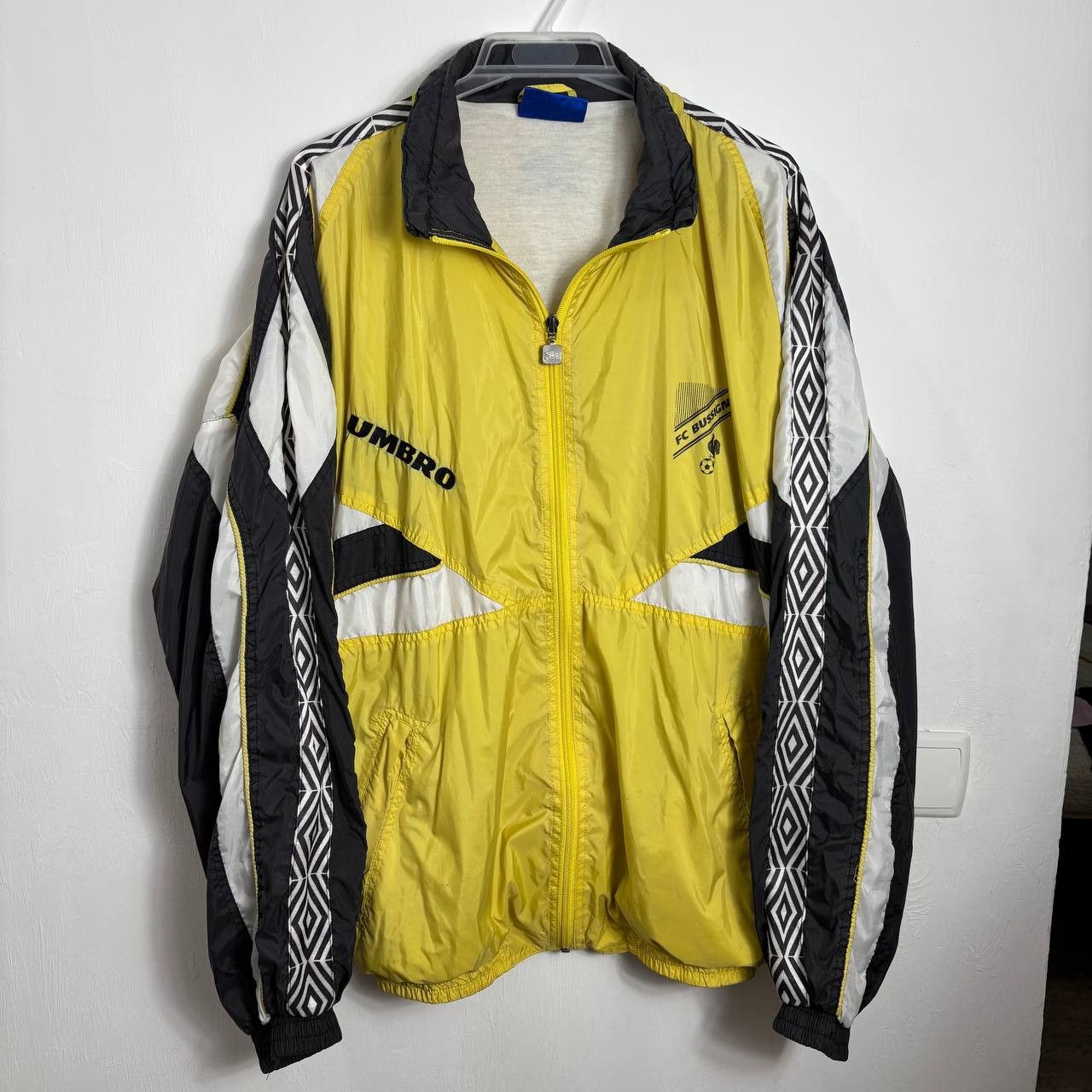 Umbro 🇯🇵 Umbro Japan Vintage Track Jacket 90s Size US XL / EU 56 / 4 - 15 Thumbnail
