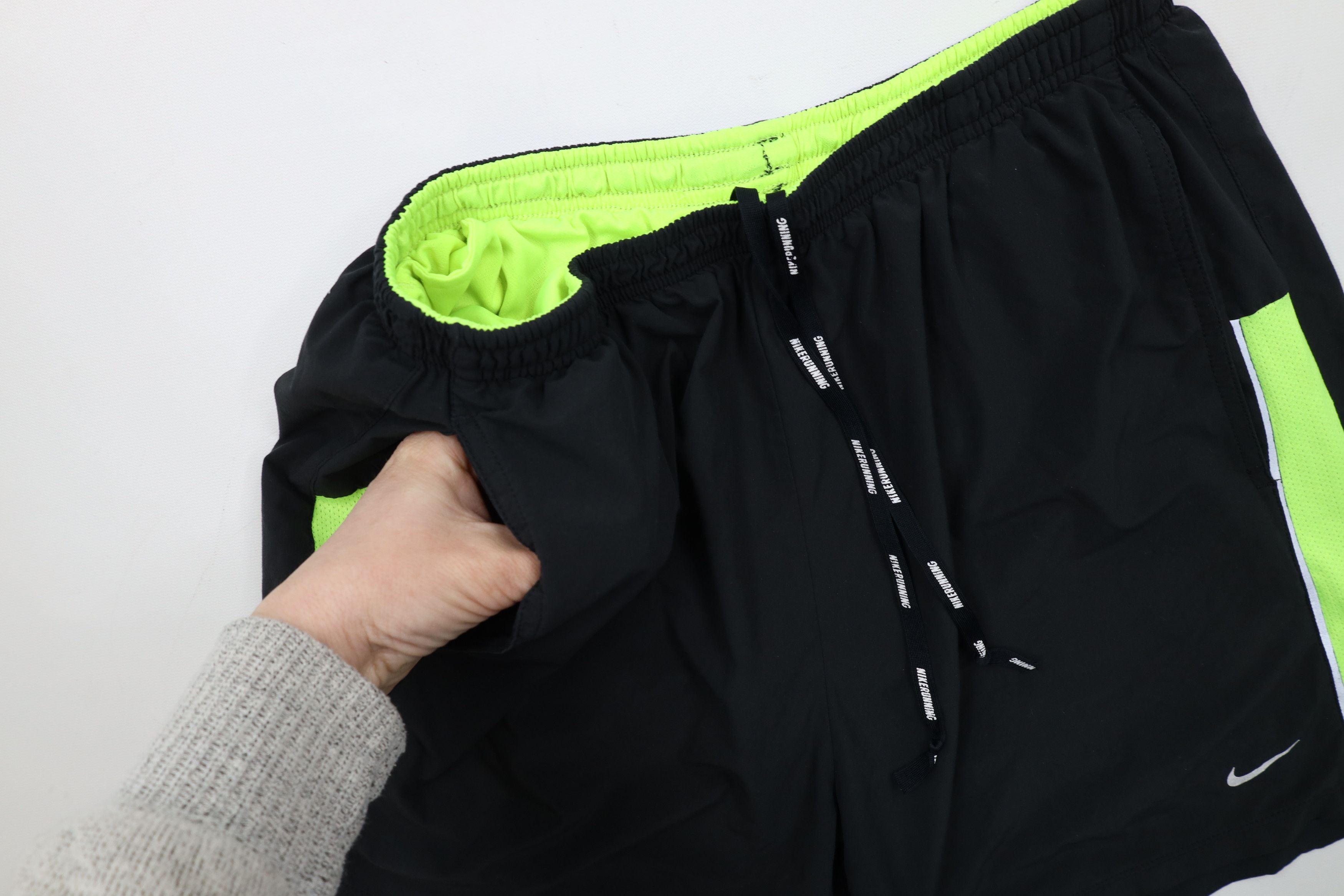 Nike × Vintage Vintage Y2K Nike Swoosh Reflective Lined Above Knee Shorts Size US 34 / EU 50 - 7 Thumbnail