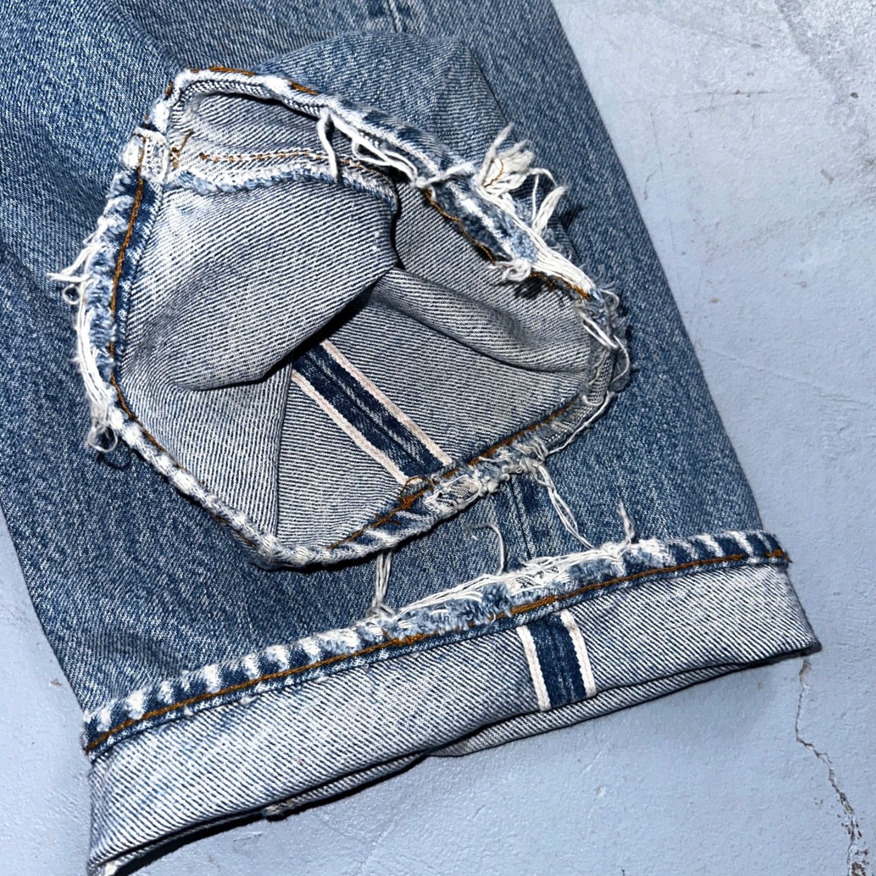 Levi's VINTAGE Levi's 501 Jeans 29 Light Blue 80s Redline Selvedge USA Men Size US 29 - 4 Thumbnail