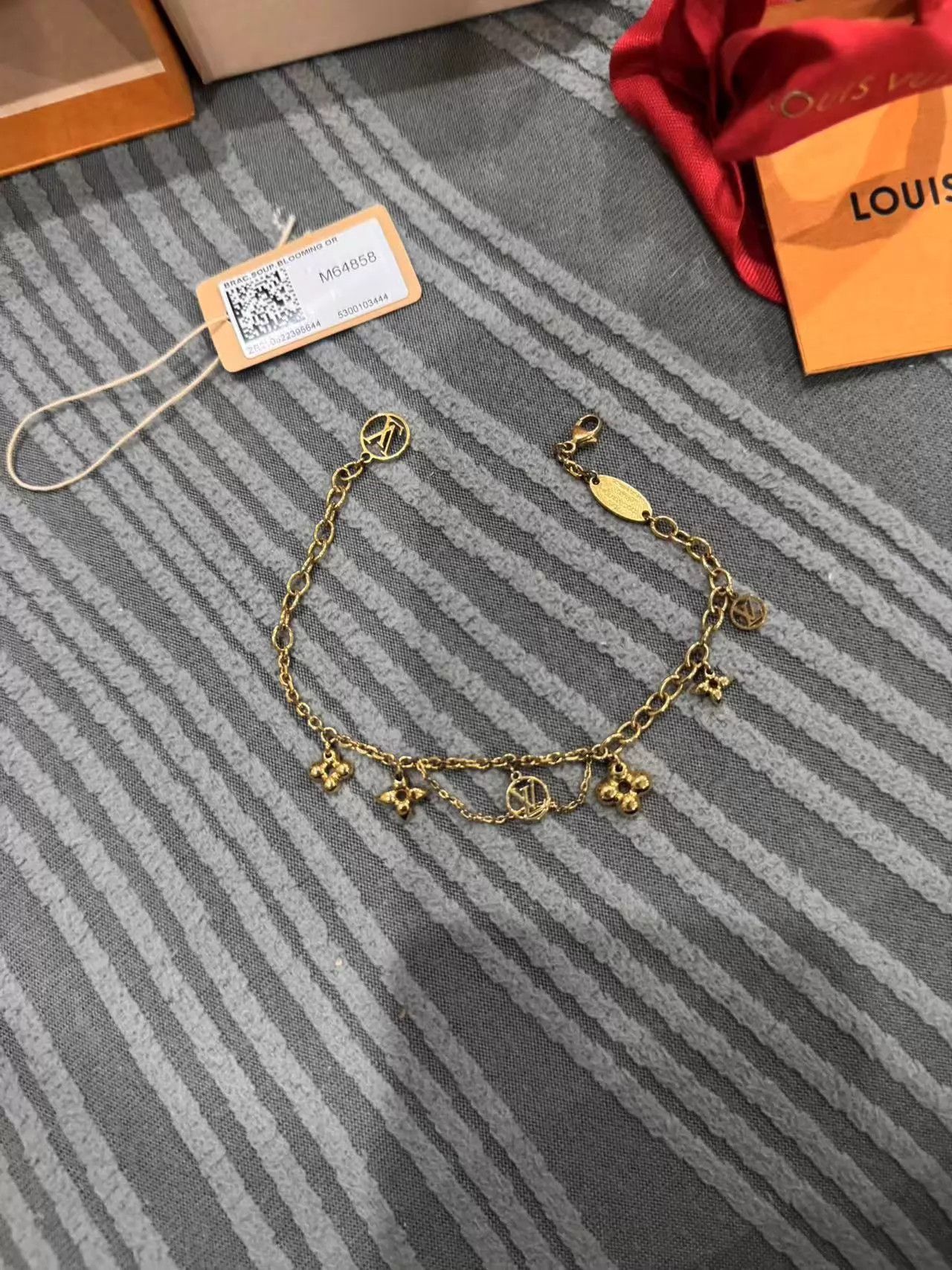 Louis Vuitton LV Bracelet Box & Dust Bag Included Size ONE SIZE - 2 Thumbnail