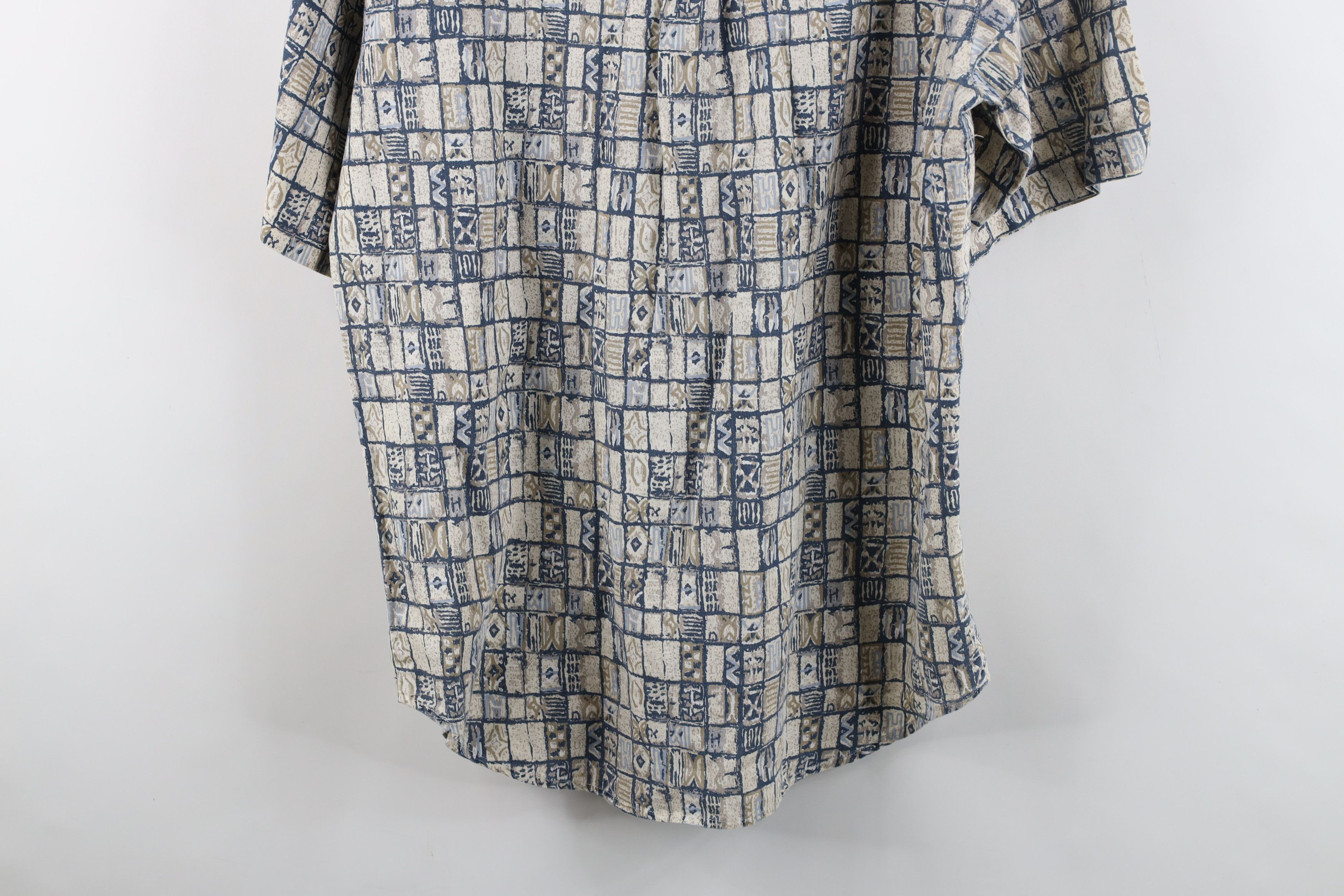 Vintage Vintage 90s Streetwear Short Sleeve Collared Button Shirt Size US L / EU 52-54 / 3 - 12 Thumbnail