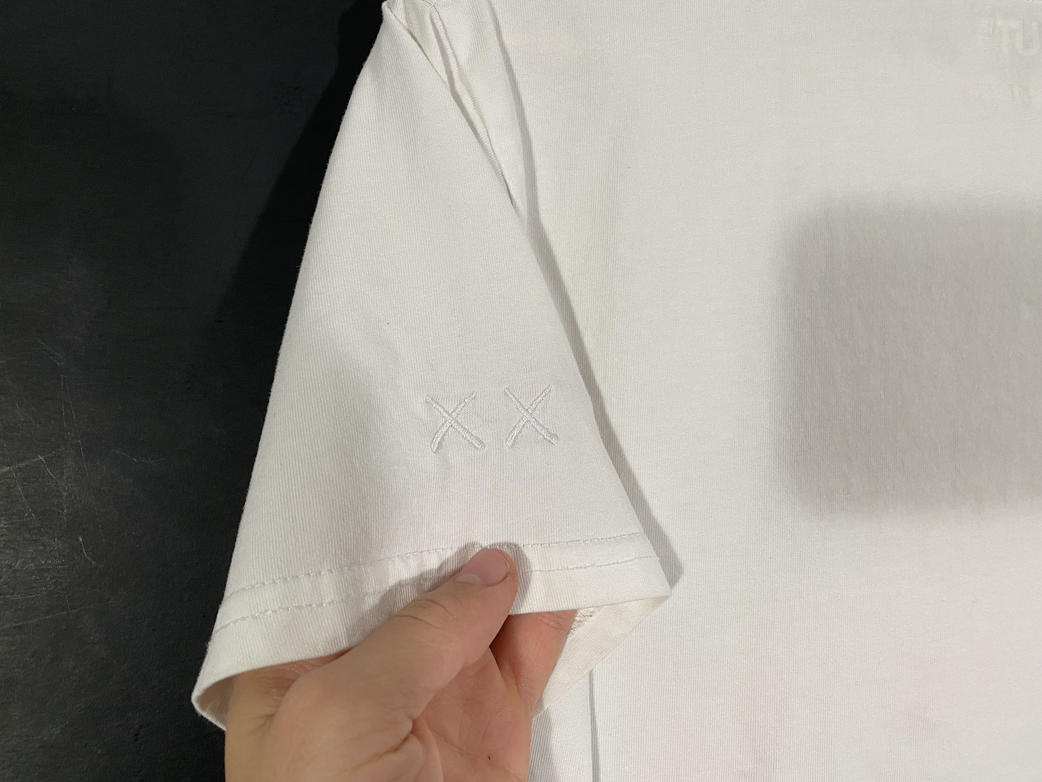 Kaws × Uniqlo KAWS x Uniqlo "Gone" BFF companion tee white Size US S / EU 44-46 / 1 - 7 Thumbnail