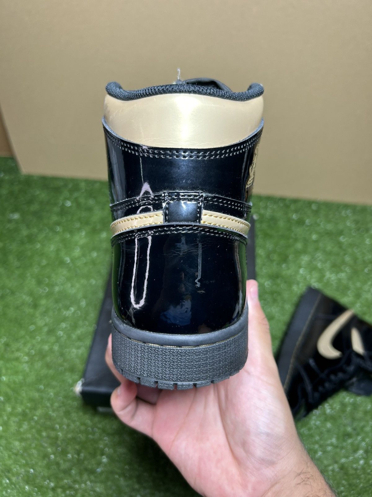 Jordan Brand Jordan 1 Metallic Gold 2020 Size US 9 / EU 42 - 9 Thumbnail