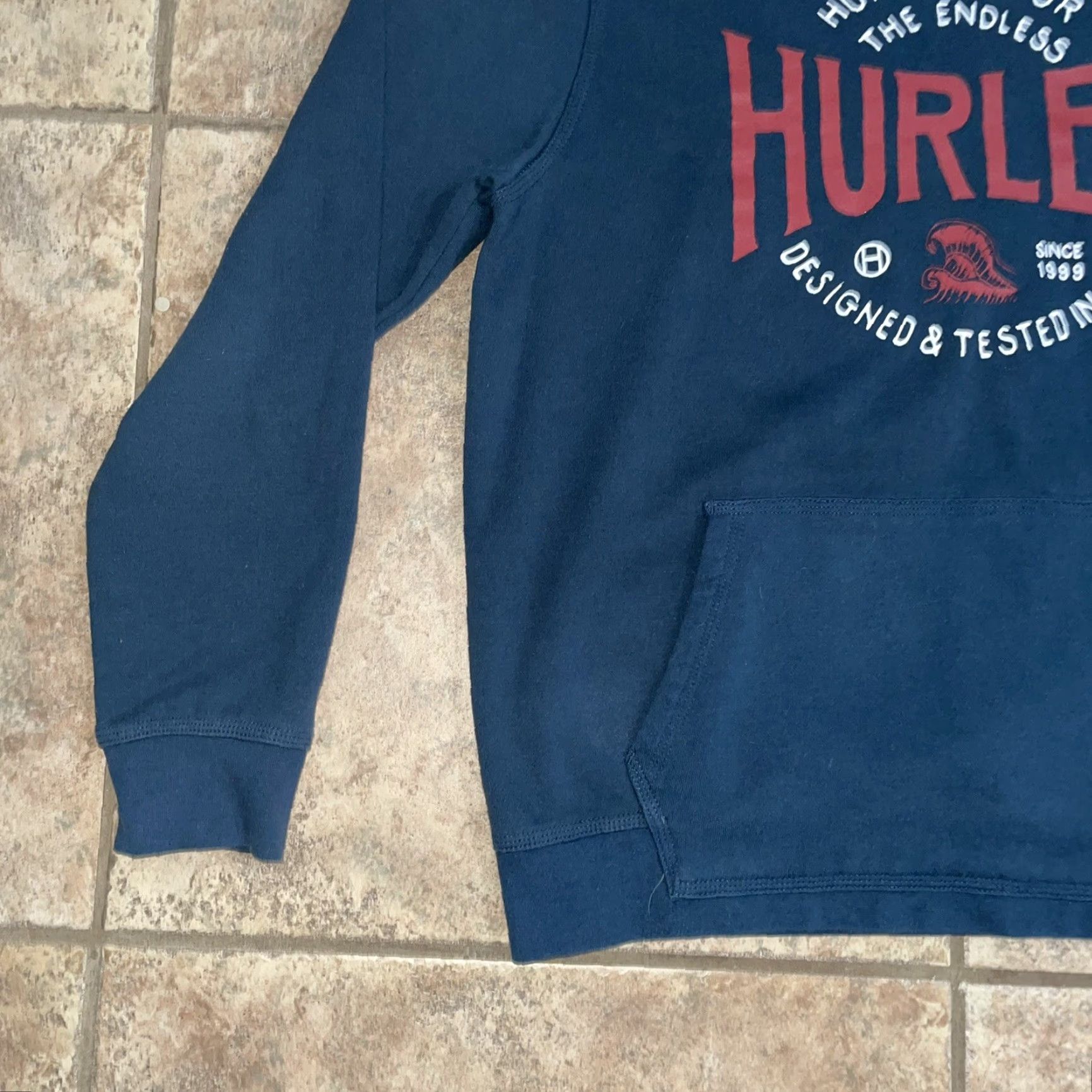Hurley VINTAGE Hurley Navy Blue Graphic Hoodie Mens Size L Size US L / EU 52-54 / 3 - 3 Thumbnail