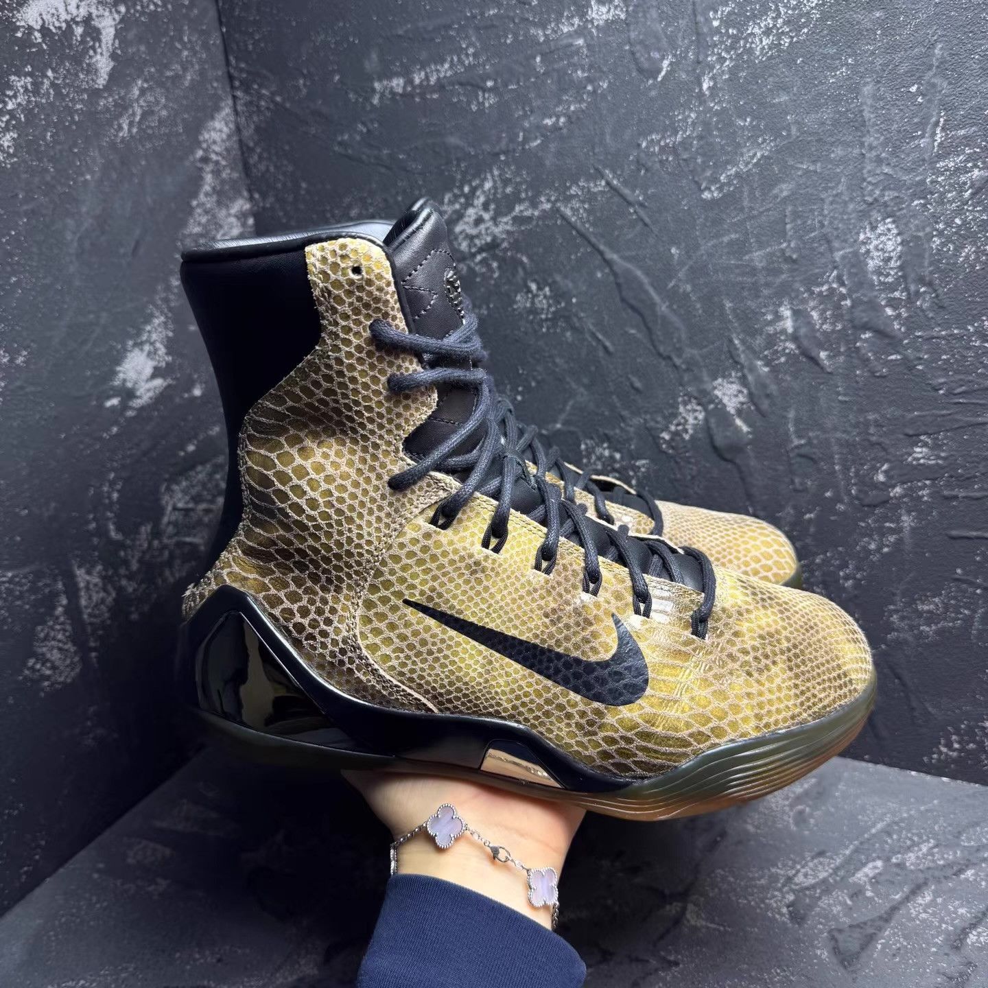Nike Nike Kobe 9 High Elite Snake Skin EXT Q10 Size US 8 / EU 41 - 3 Thumbnail