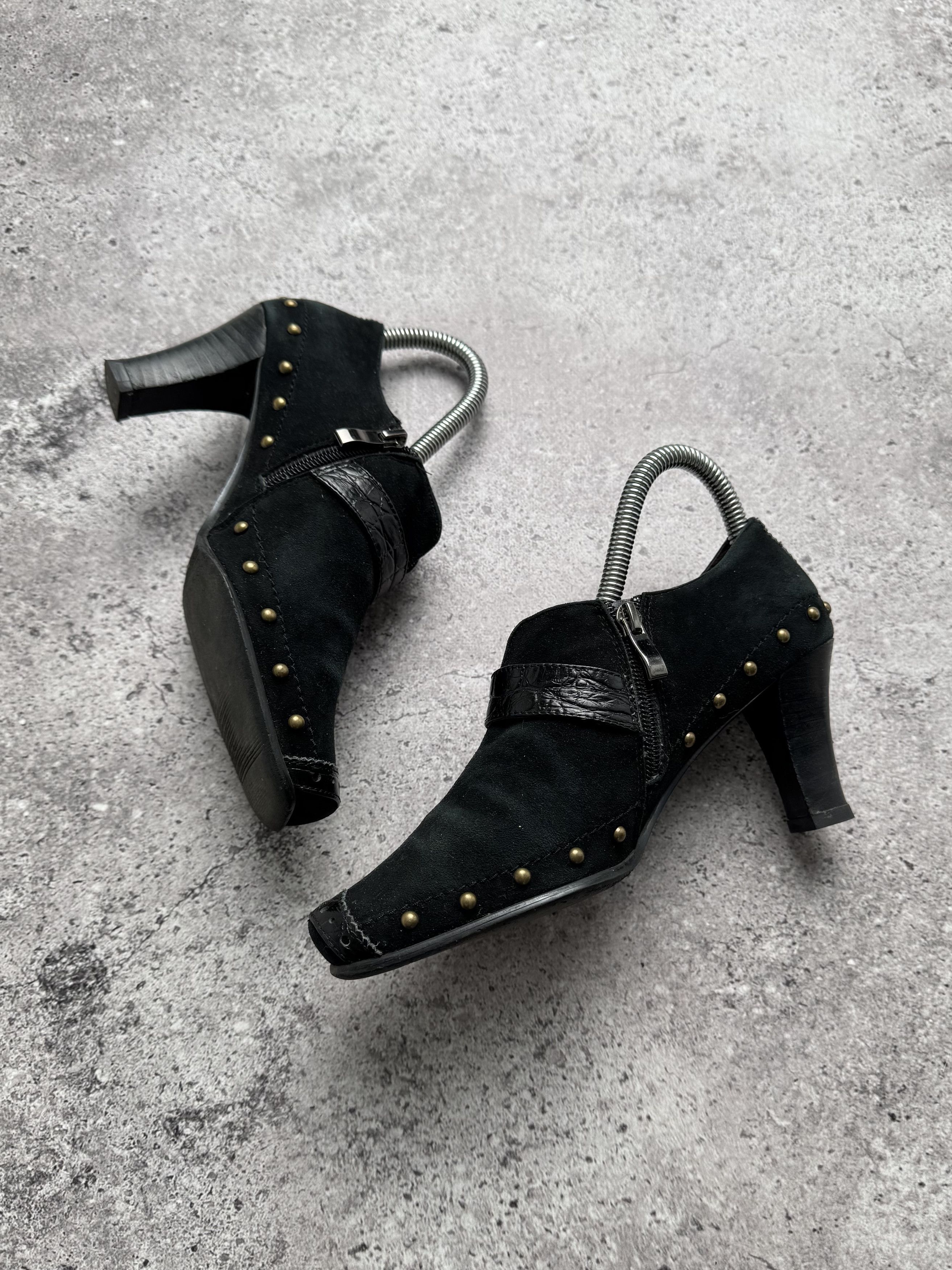Vintage Vintage Leather Heels With Metal Details C2(V500) Size US 5 / IT 35 - 5 Thumbnail