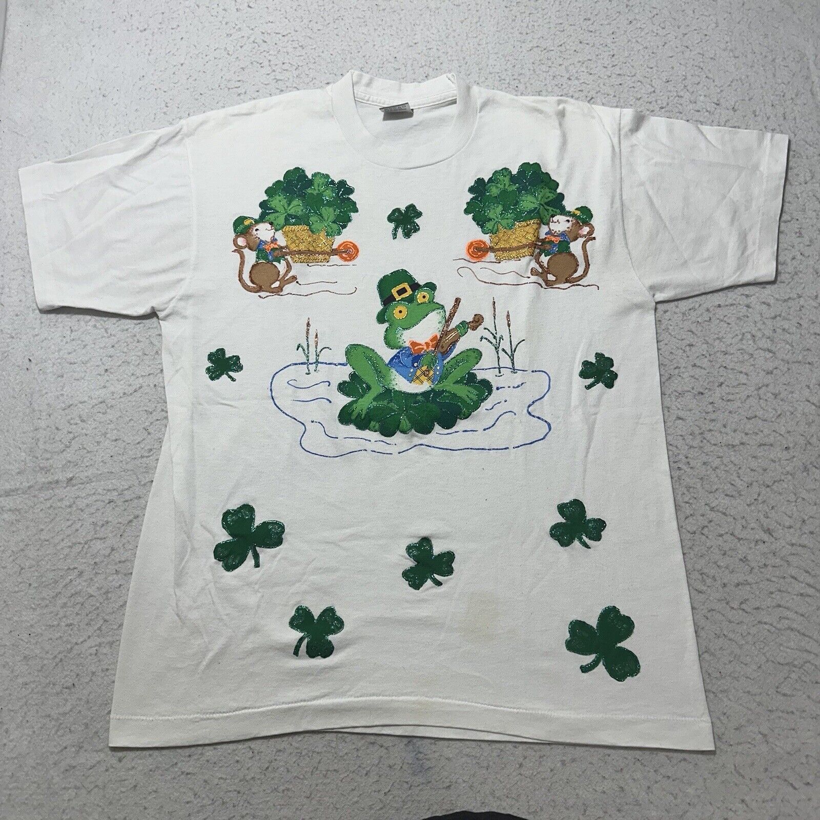 Fruit Of The Loom Vintage Fruit of the Loom St. Patrick's Day Frog Glitter Tee Size US L / EU 52-54 / 3 - 1 Thumbnail