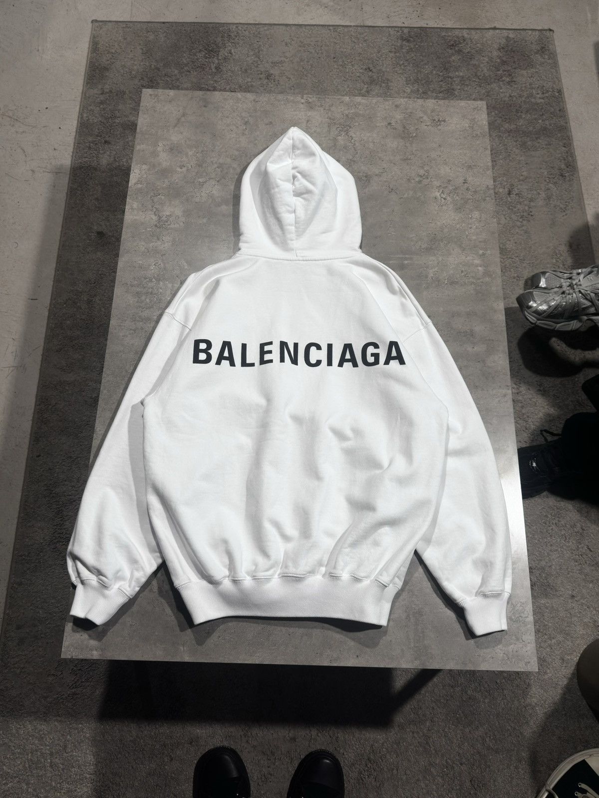 Balenciaga balenciaga back logo hoodie Size US S / EU 44-46 / 1 - 1 Thumbnail