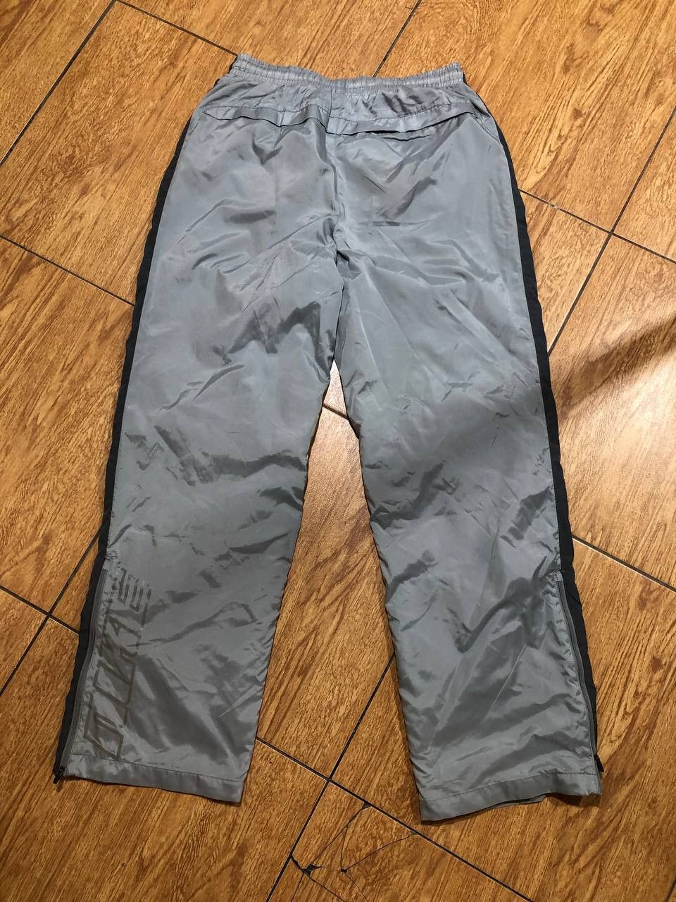 Nike Vintage Nike Y2K Windbreaker Pants Ice Gray Rare 2000s Vtg Size US 32 / EU 48 - 7 Thumbnail