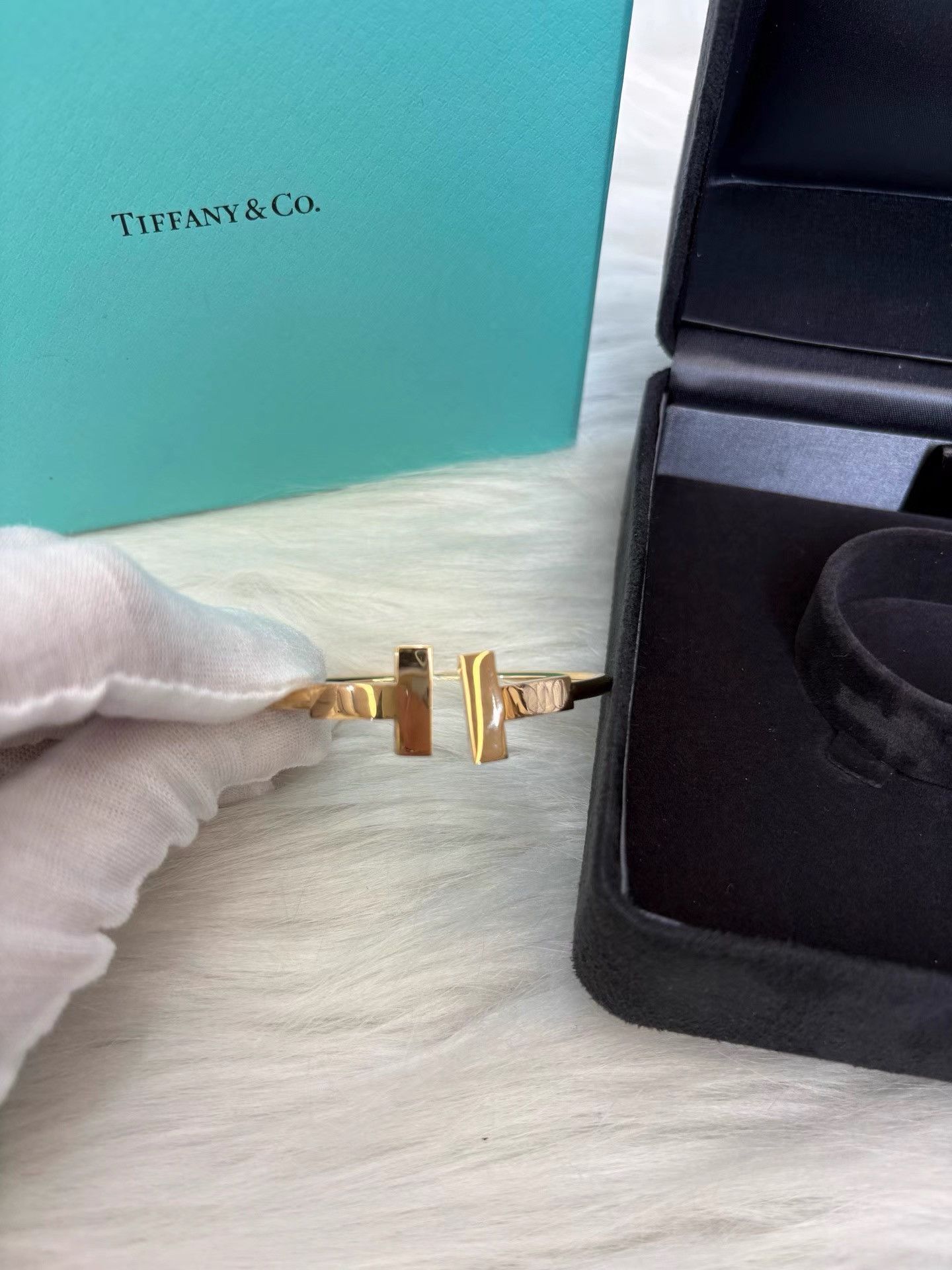 Tiffany & Co. TIFFANY & CO. T Series 18K Gold Wide Coil Bracelet K36 Size ONE SIZE - 6 Thumbnail