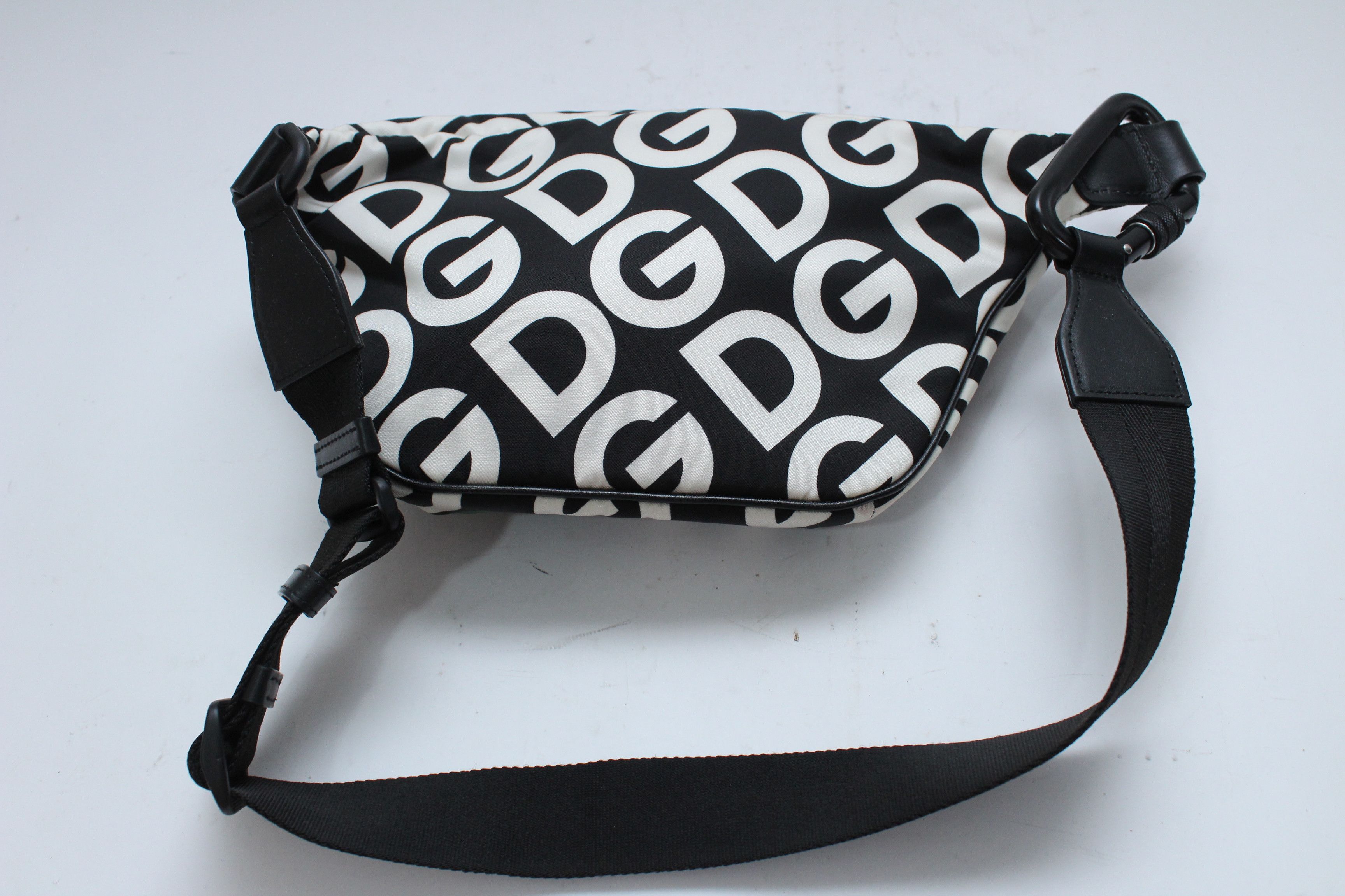 Dolce & Gabbana Dolce Gabbana DG Logo Waist Bag Hype Authentic Size ONE SIZE - 6 Thumbnail