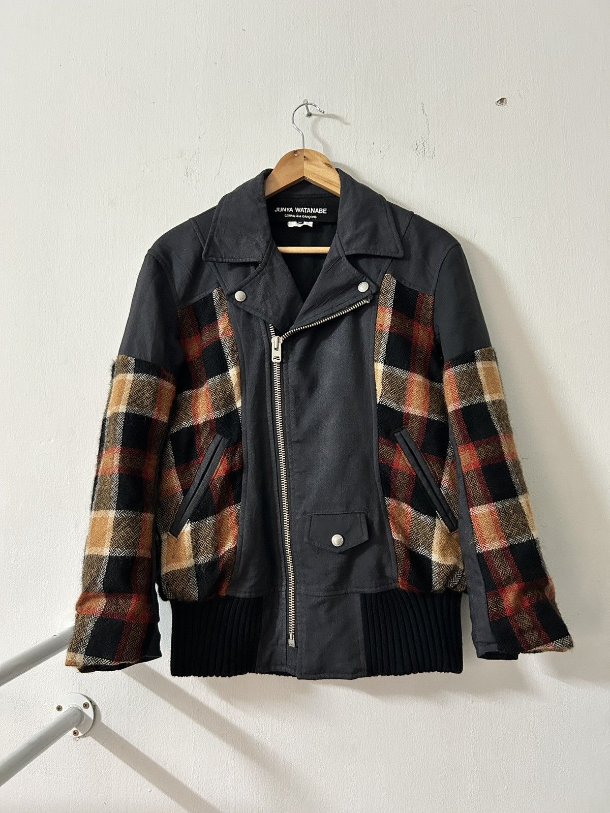 【日本入手困難】プラダ Quilted nappa leather caban アウター 日本入手困難】プラダ Quilted nappa leather caban アウター