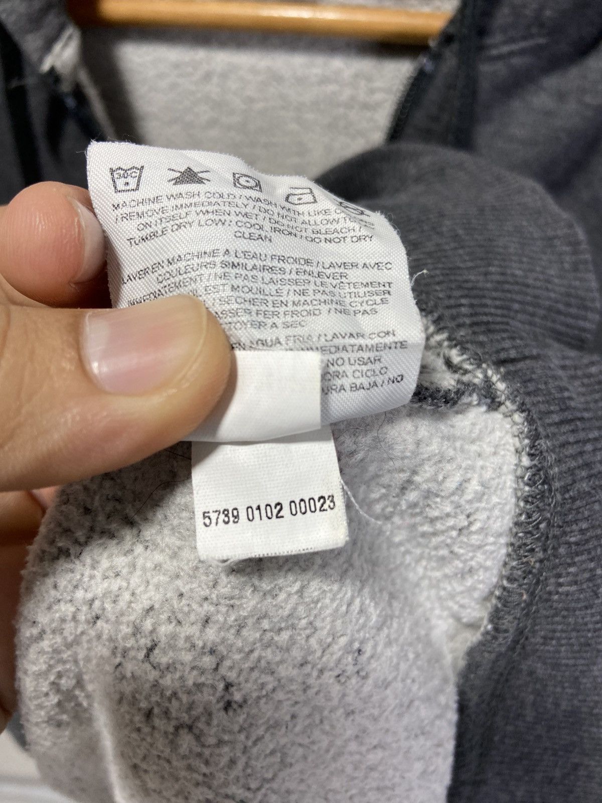 Nike Vintage Nike small logo distressed hoodie Size US M / EU 48-50 / 2 - 11 Thumbnail