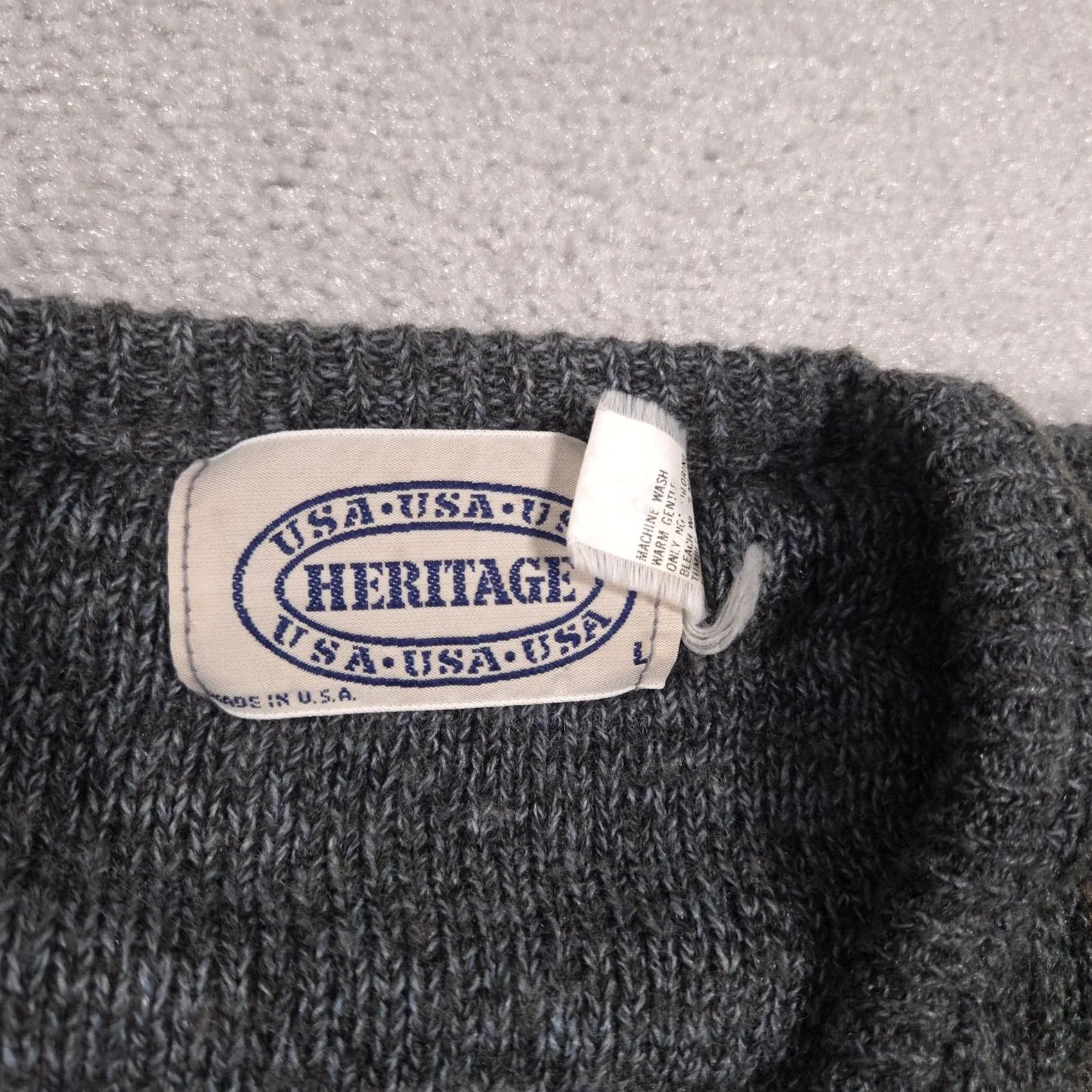 Vintage VINTAGE Heritage Sweater Mens Large Gray V-Neck Stripe Acrylic Wool Made USA 90s Mens Large Gray Stripe V-Neck Knit Pullover Size US L / EU 52-54 / 3 - 5 Thumbnail