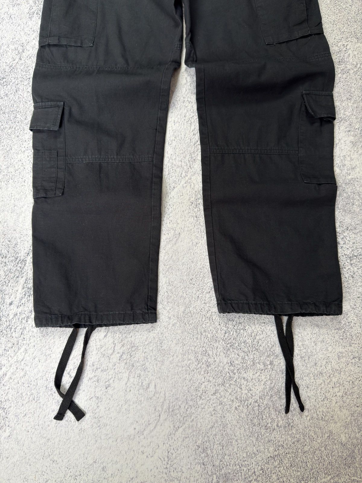 Corteiz CORTEIZ GUERILLAZ BLACK CARGO PANTS Size US 34 / EU 50 - 2 Thumbnail