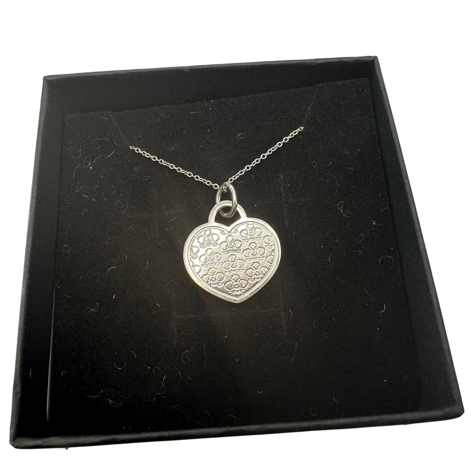 Tiffany & Co. Tiffany and Co "Go Women" 2016 Marathon Heart Necklace Size ONE SIZE - 13 Thumbnail