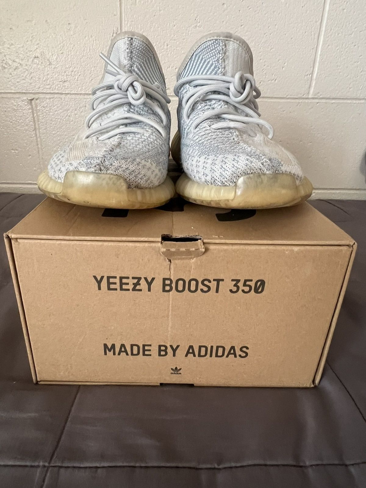 Vintage × Yeezy Yeezy 350 Cloud White Size 10 Size US 10 / EU 43 - 1 Thumbnail