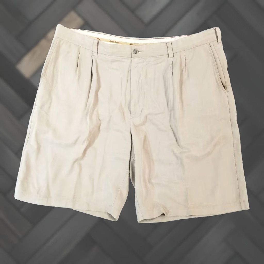 Tommy Bahama shorts men's 40 x 9.5 beige silk pleated preppy beach tropical Bermuda