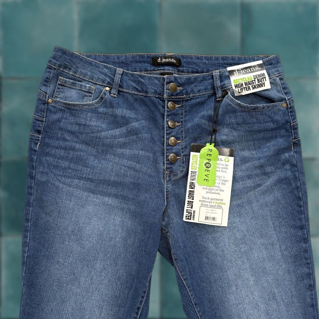 Vintage D. Jeans Recycled Denim Skinny Jeans Womens 16 Blue High Waist Button Fly NWT Jeans Womens 16 Blue High Waist Button Fly NWT Size 38" / US 16 / IT 52 - 1 Thumbnail